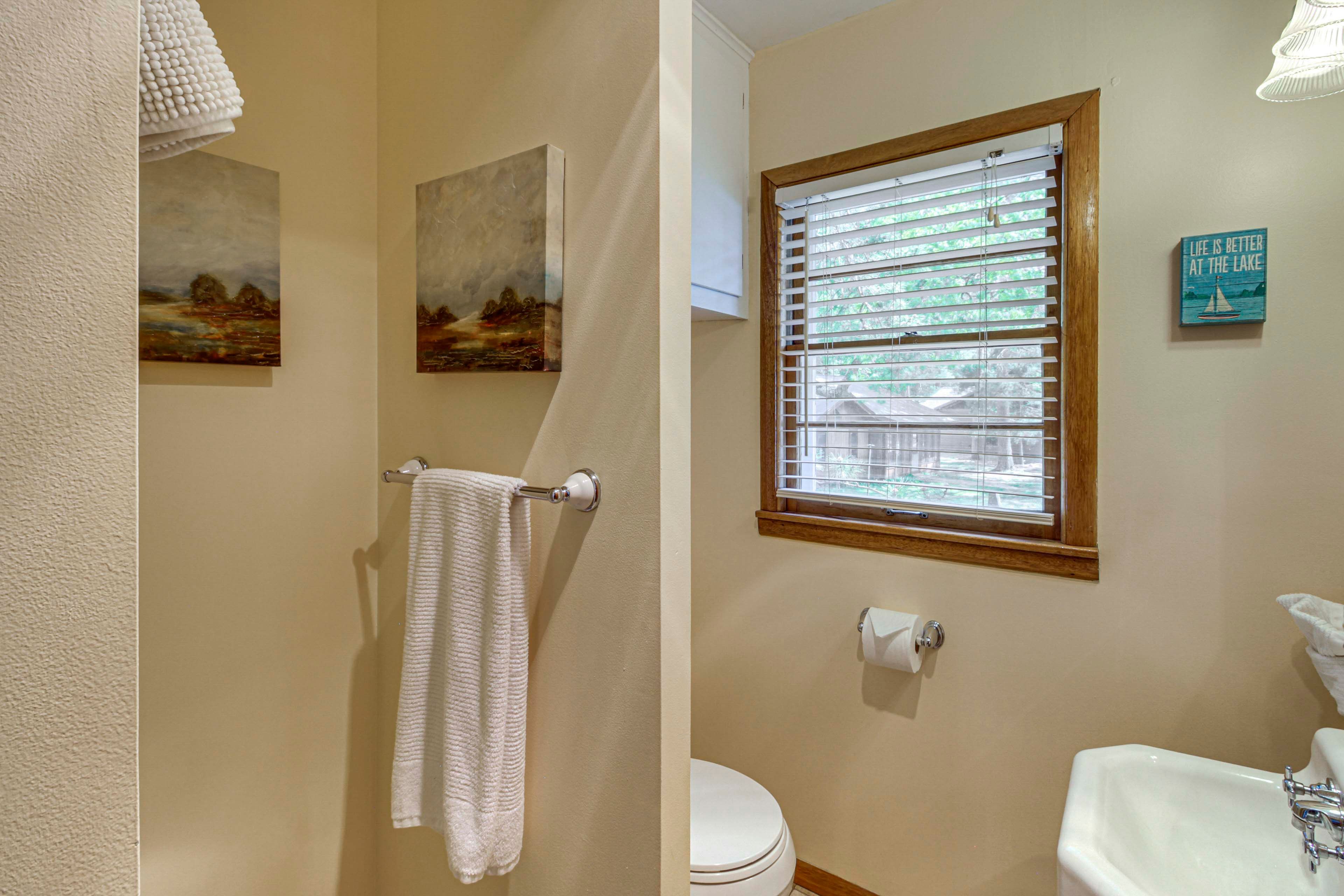 Bathroom | Towels Provided | Main Floor