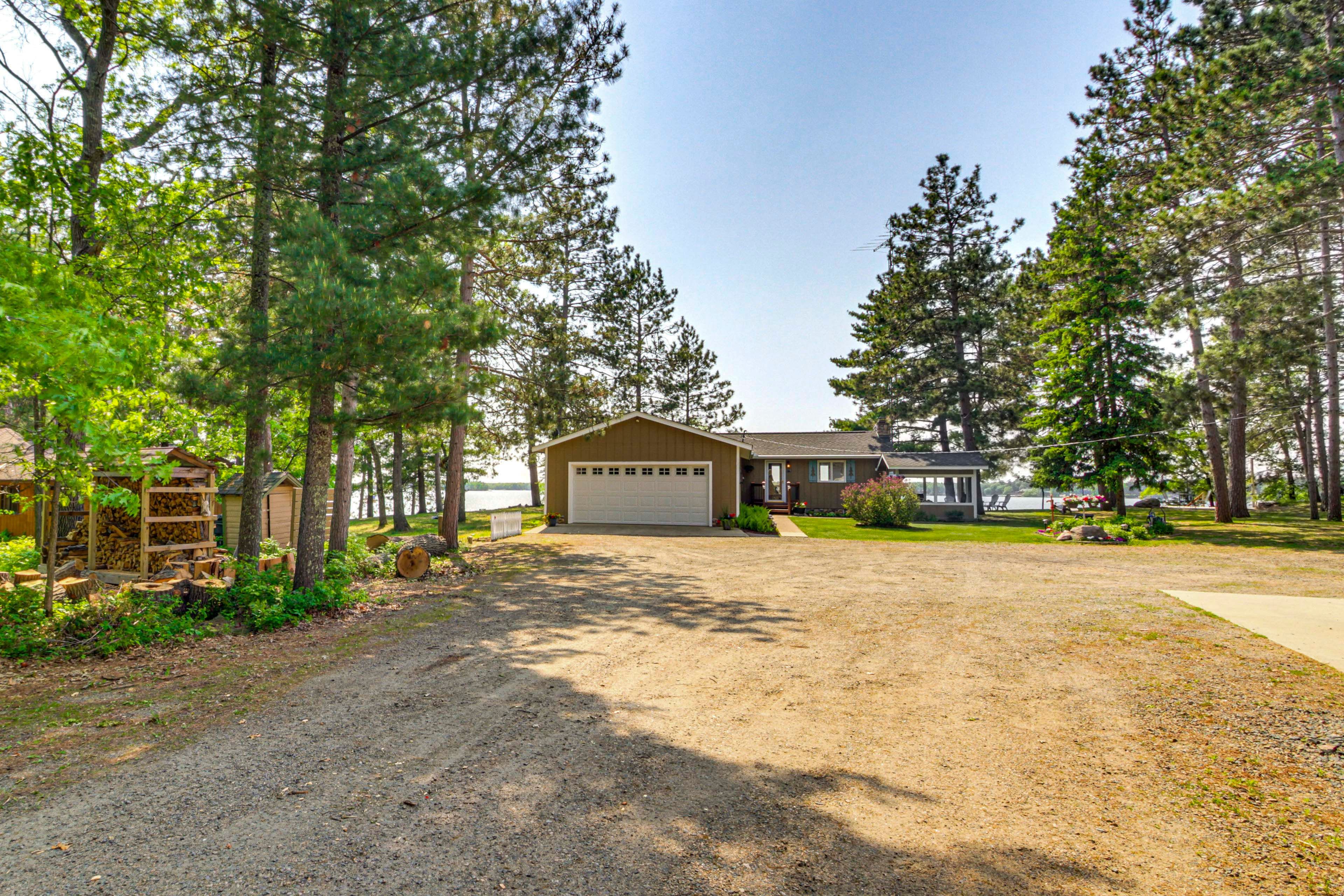 Exterior | Driveway (4 Vehicles) | Garage (2 Vehicles)