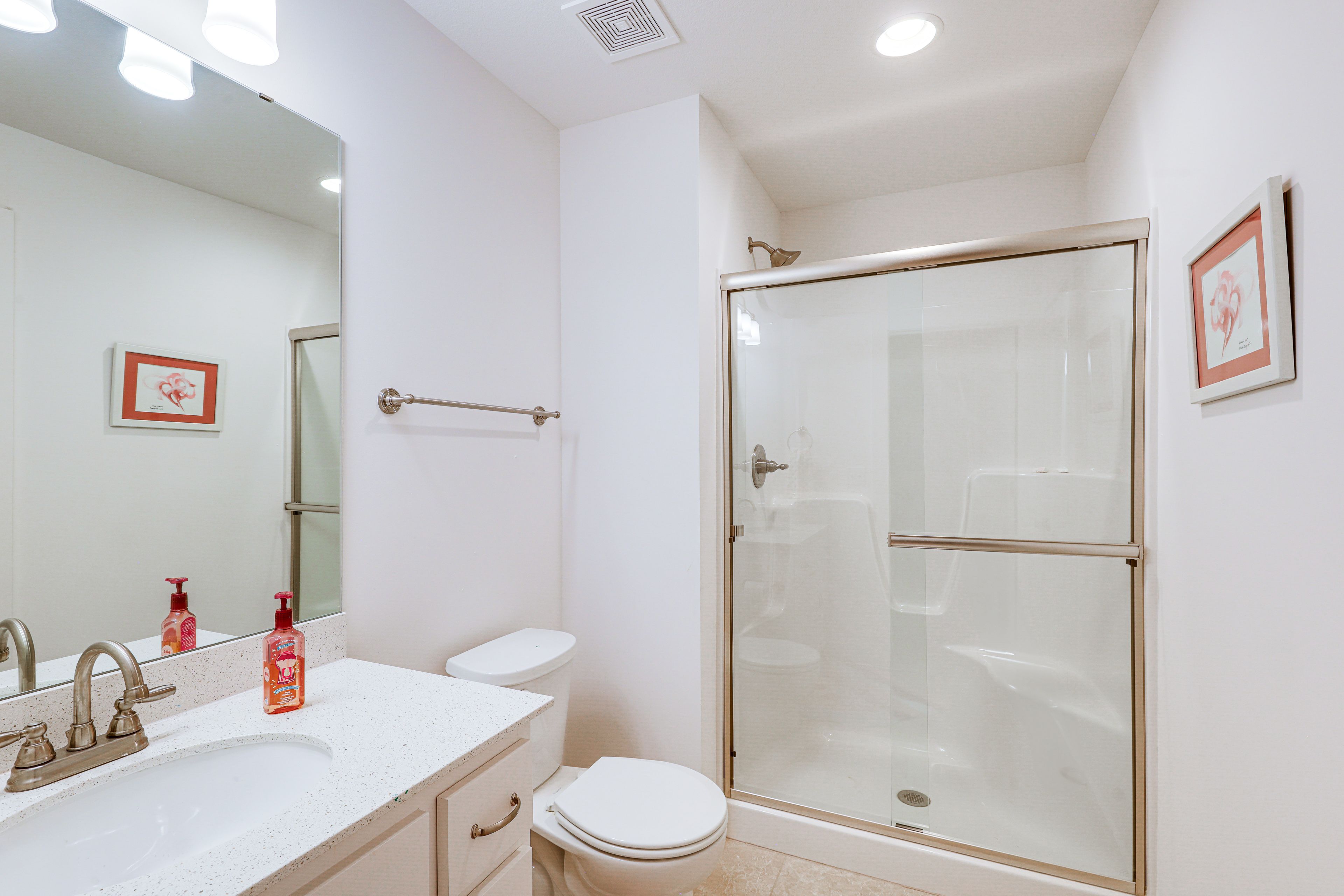 Full Bathroom | 2nd Floor