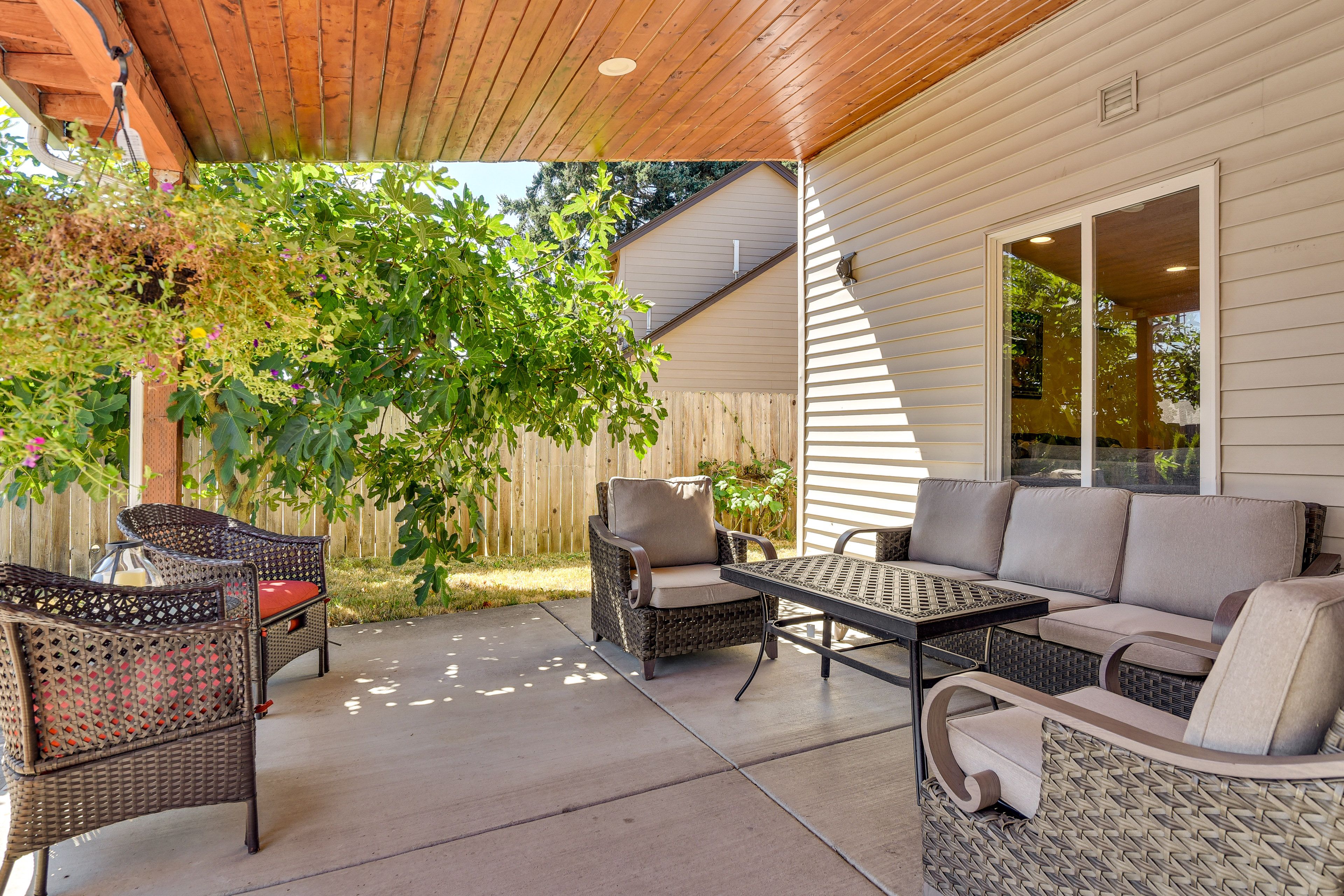 Patio | Gas Grill | Lounge Furniture