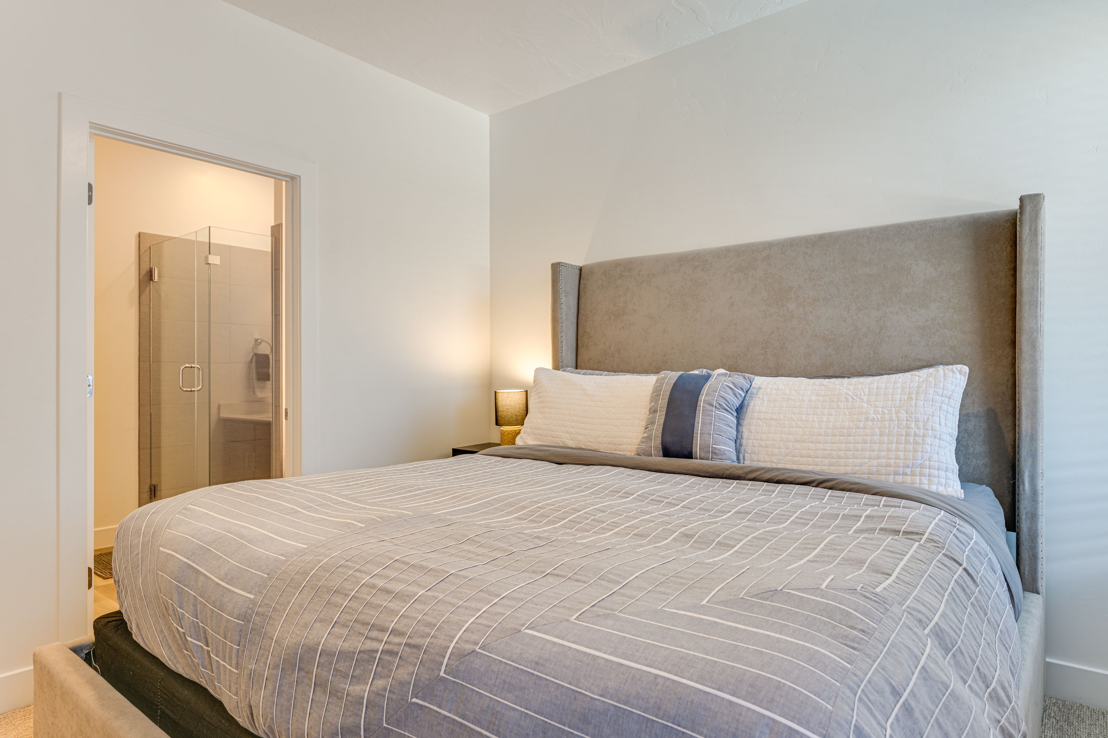 Bedroom 2 | King Bed | 2nd Floor
