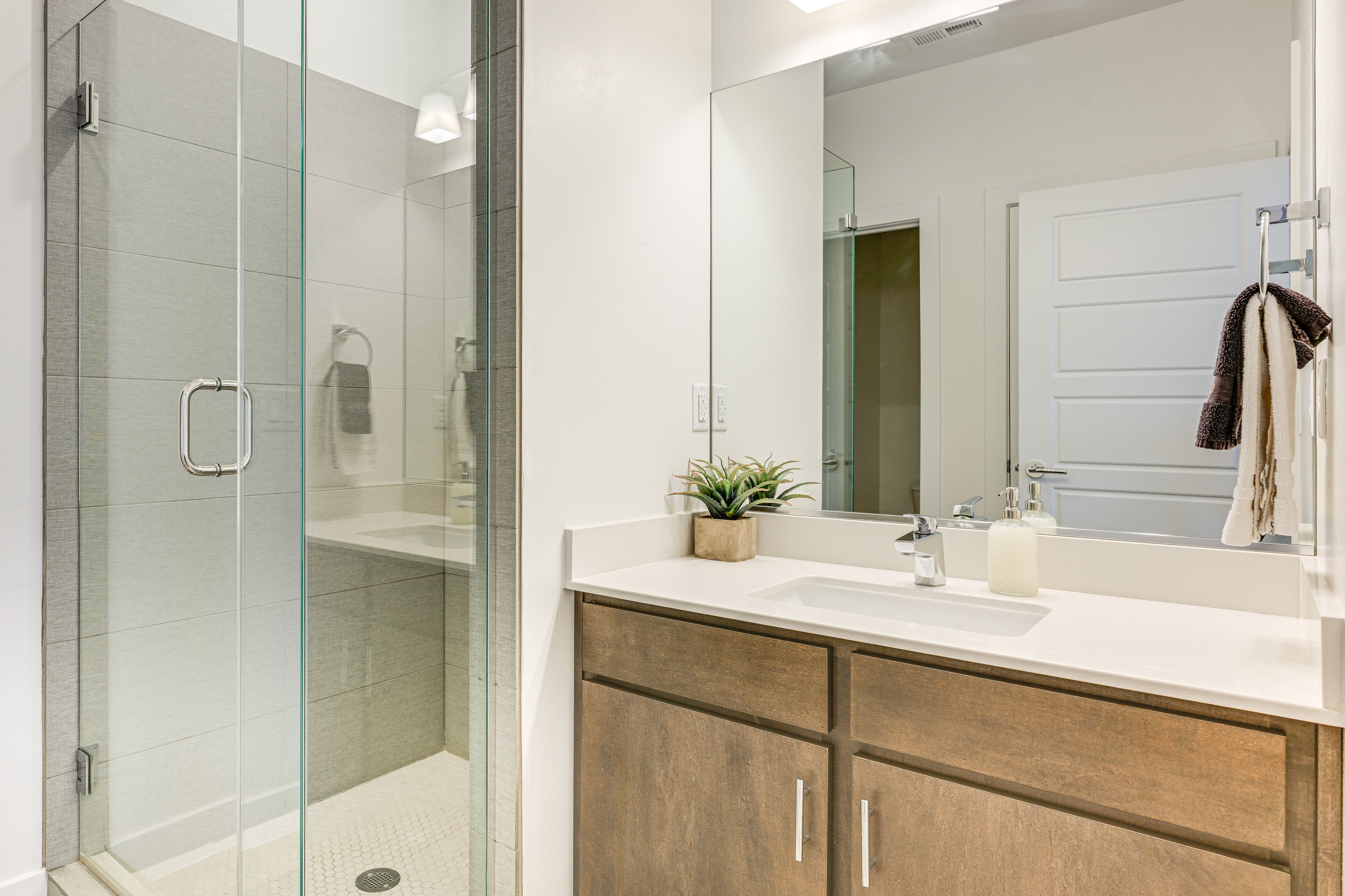 En-Suite Bathroom | 2nd Floor