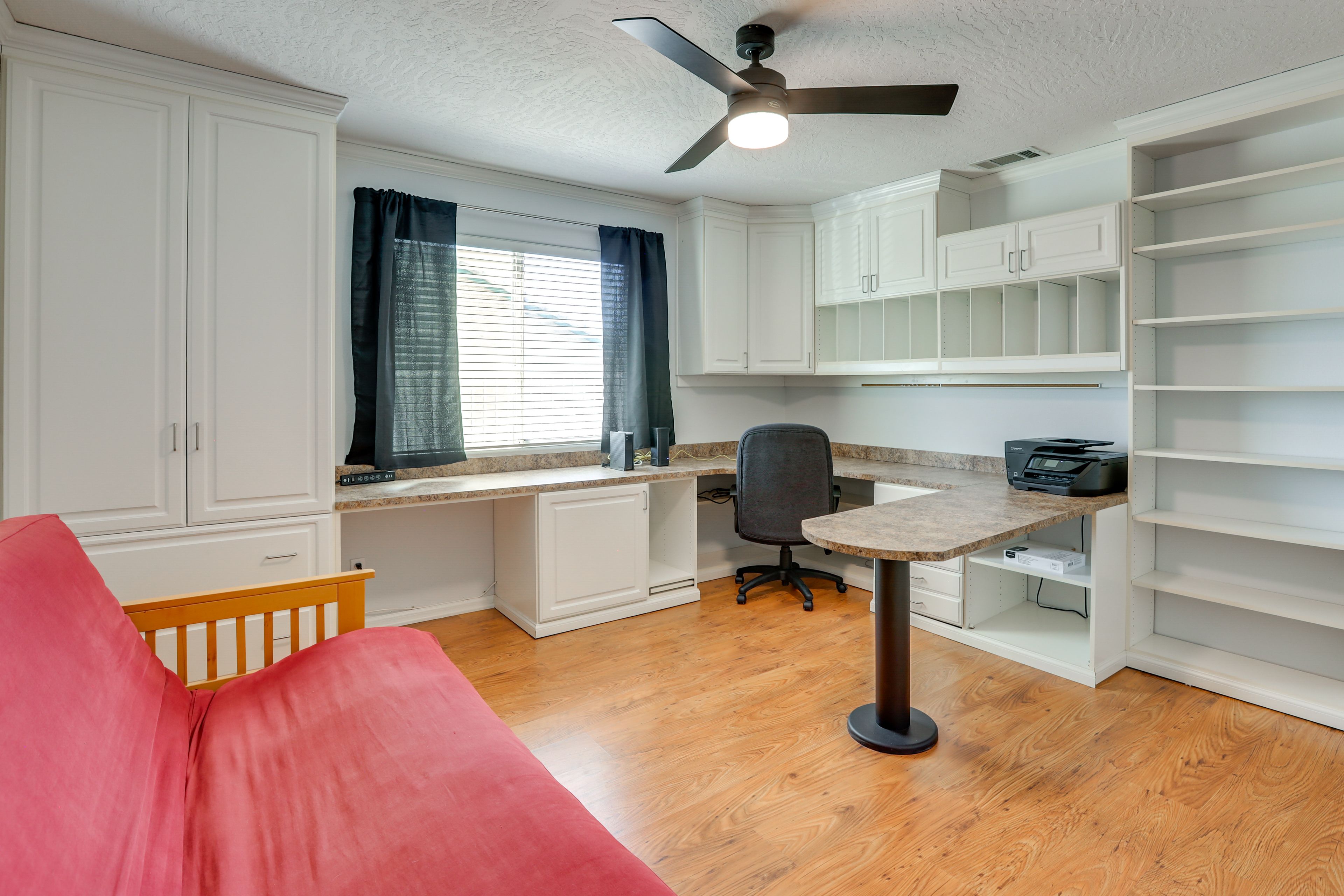 Bedroom 4 (Office) | Full Futon | Printer | Free WiFi