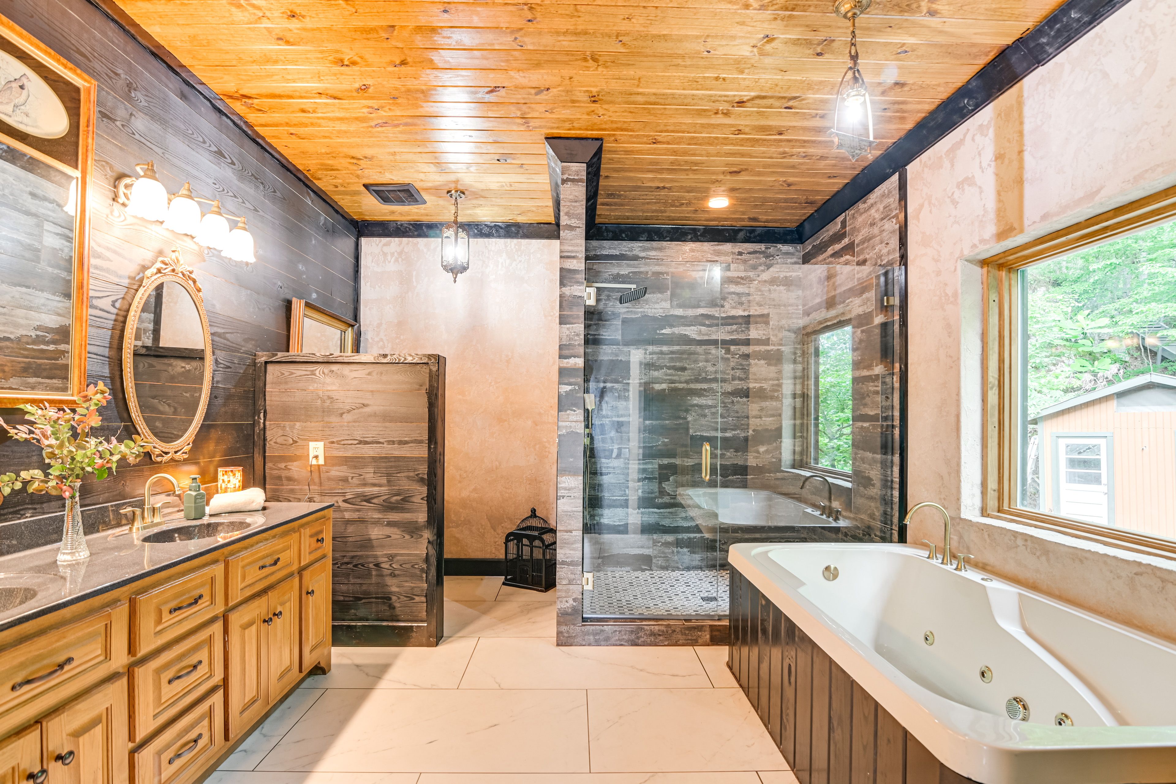 En-Suite Bathroom | Main Floor