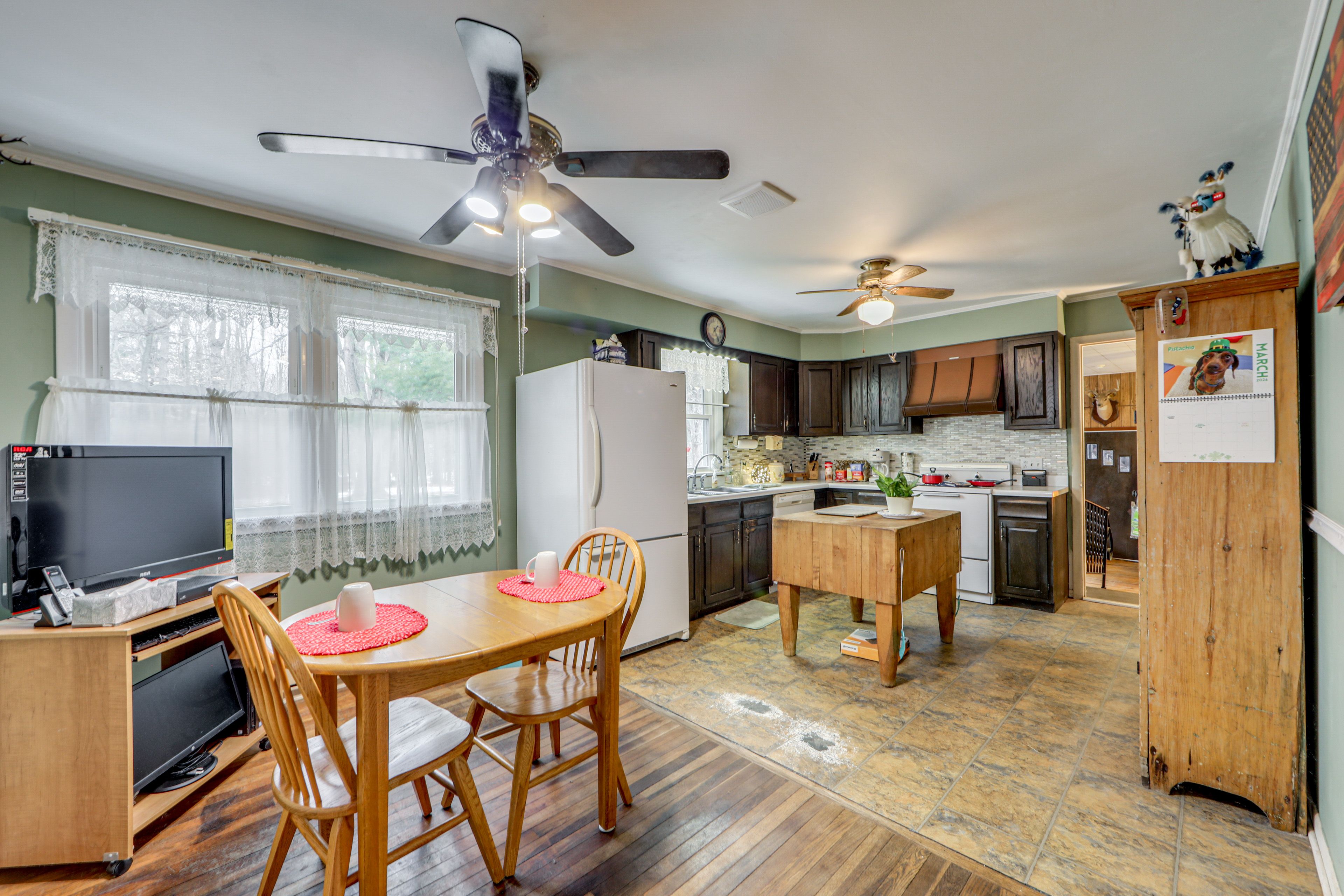 Brushton Vacation Rental | 4BR | 2BA | 2,106 Sq Ft