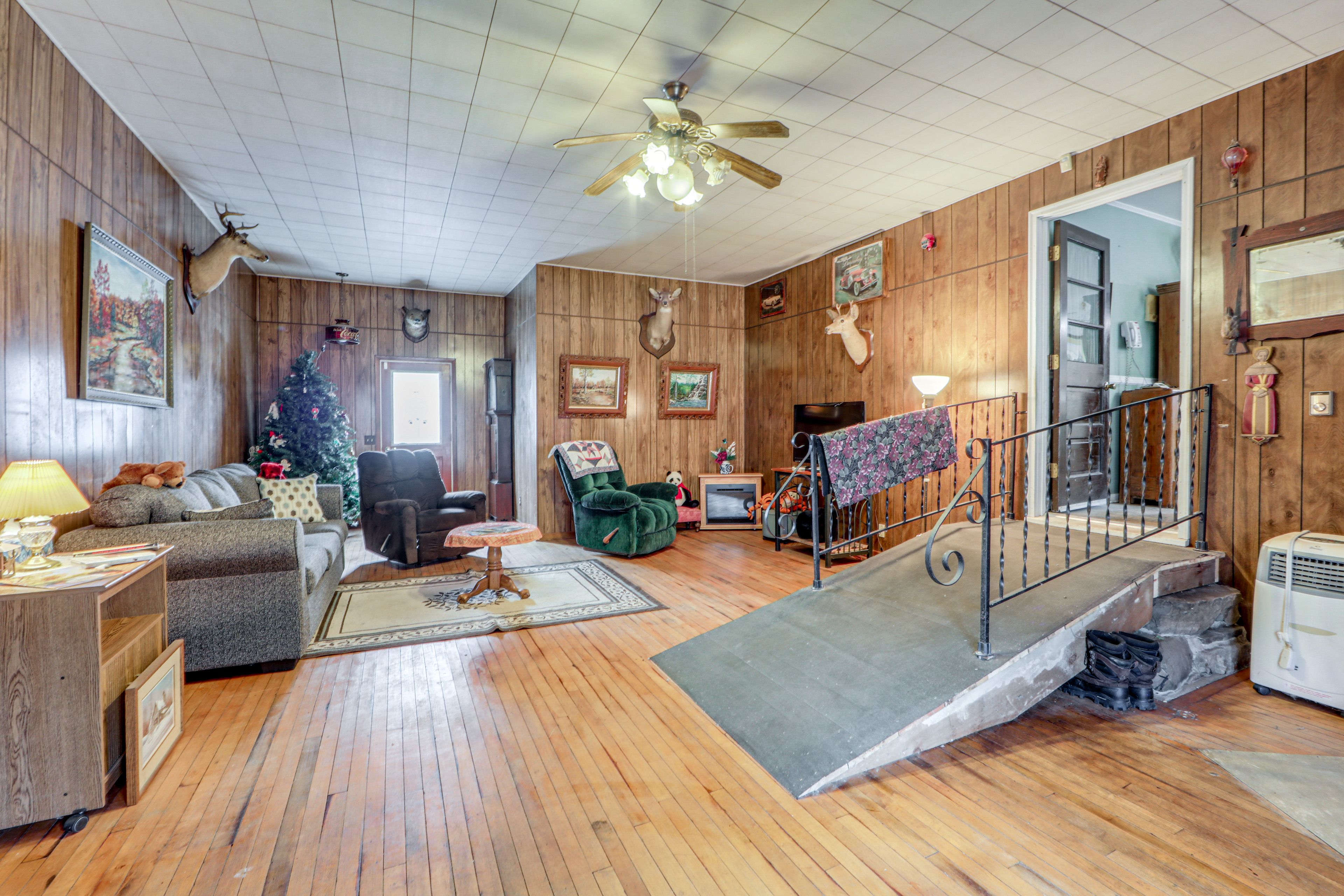 Living Room | Free WiFi