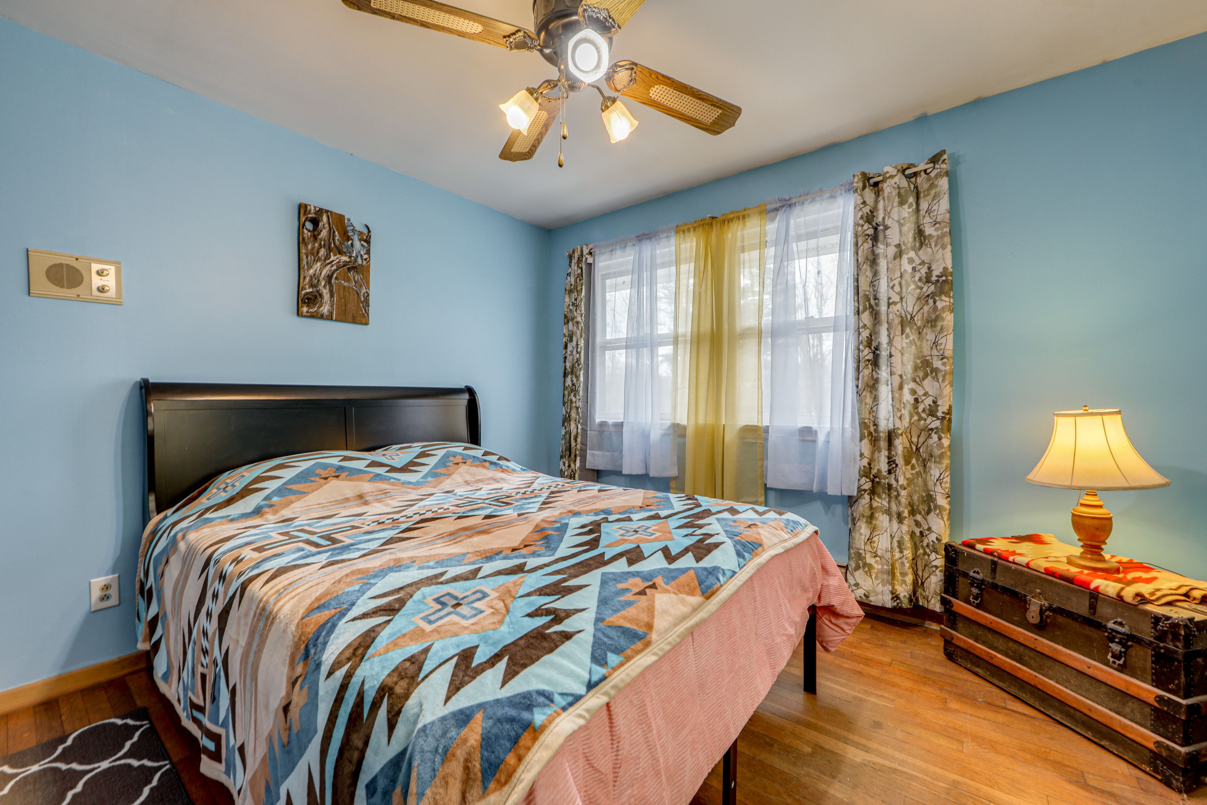 Bedroom 2 | Queen Bed