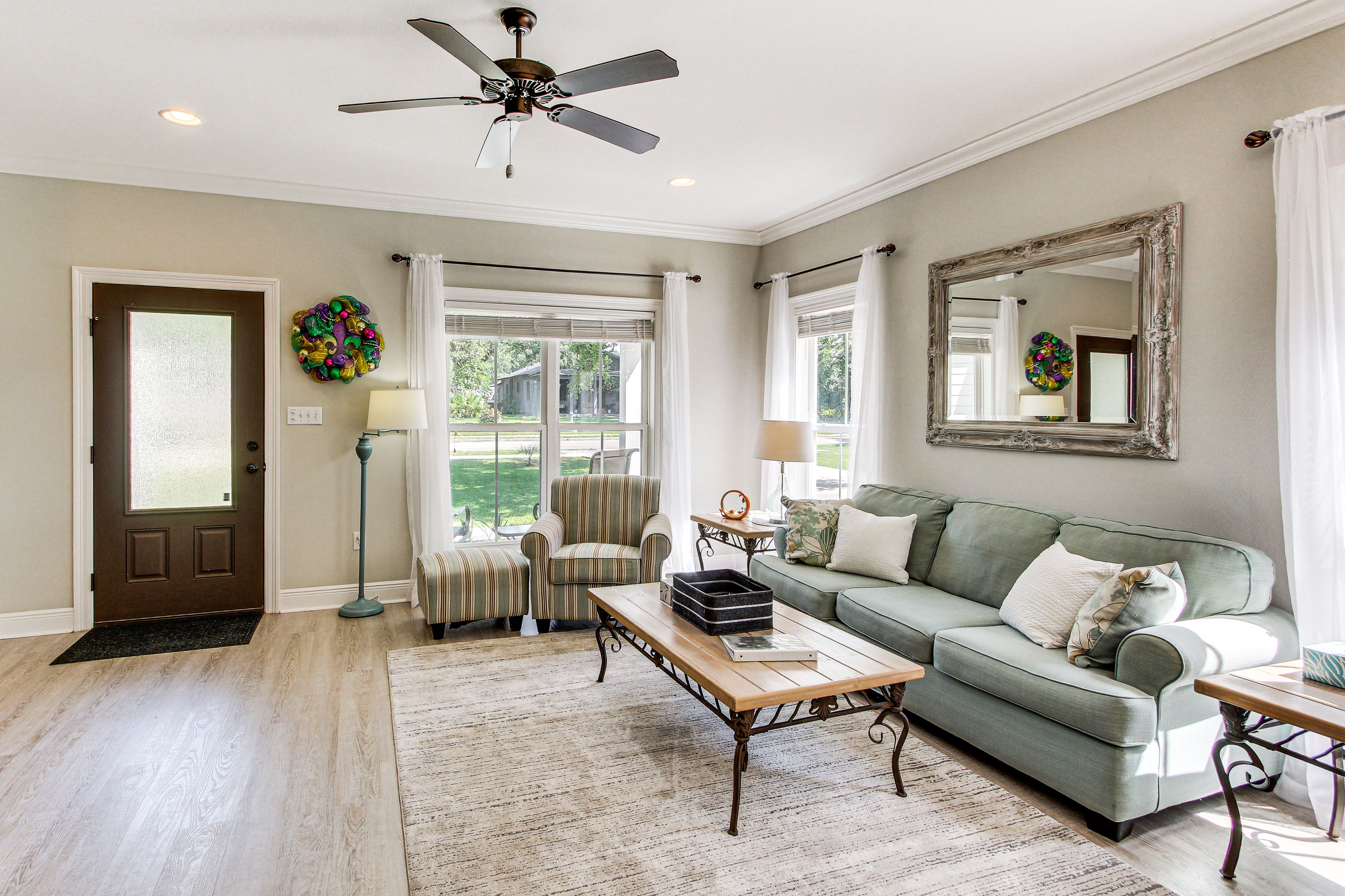 Living Room | Smart TV