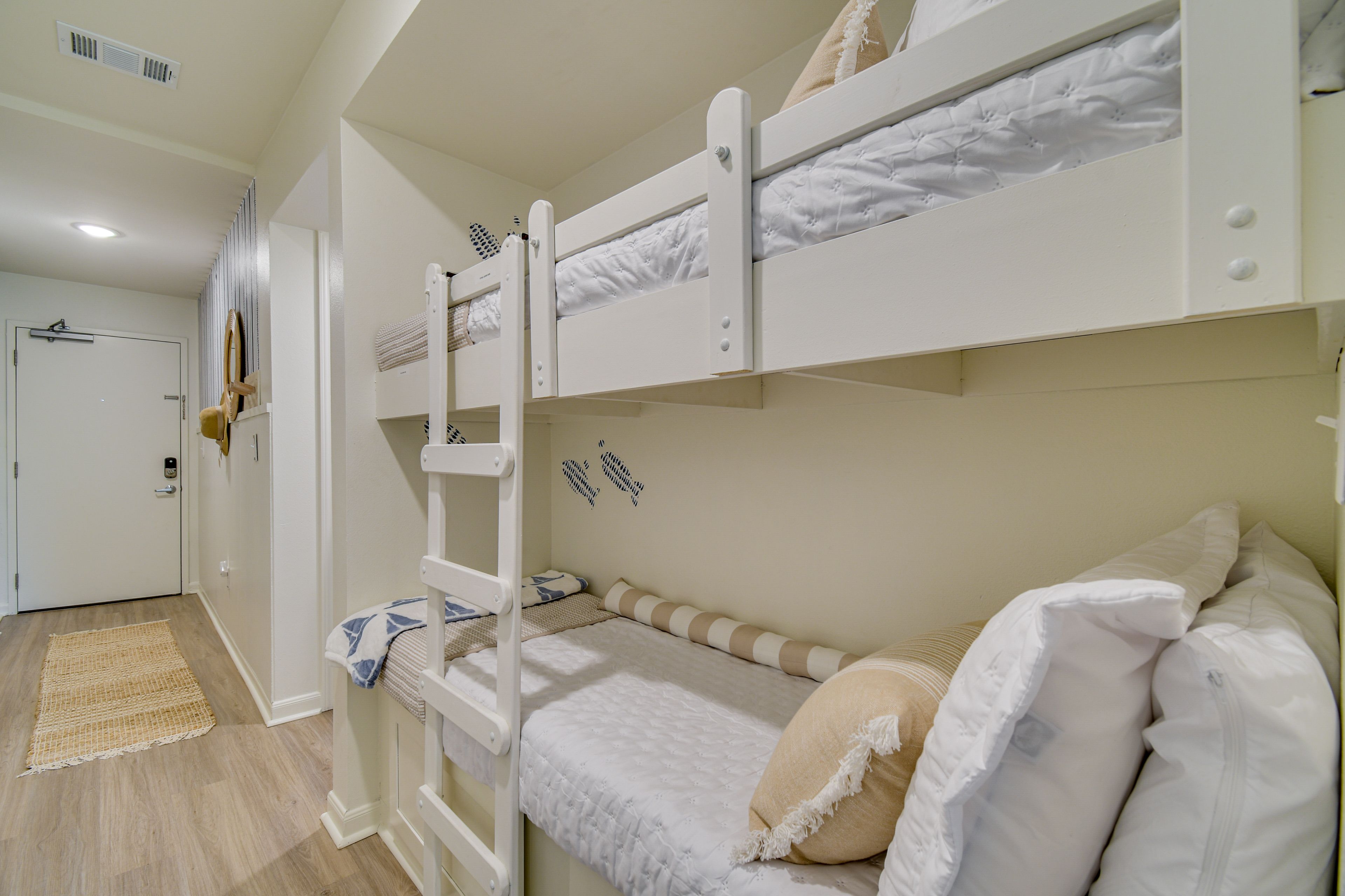 Sleeping Nook | Twin Bunk Bed