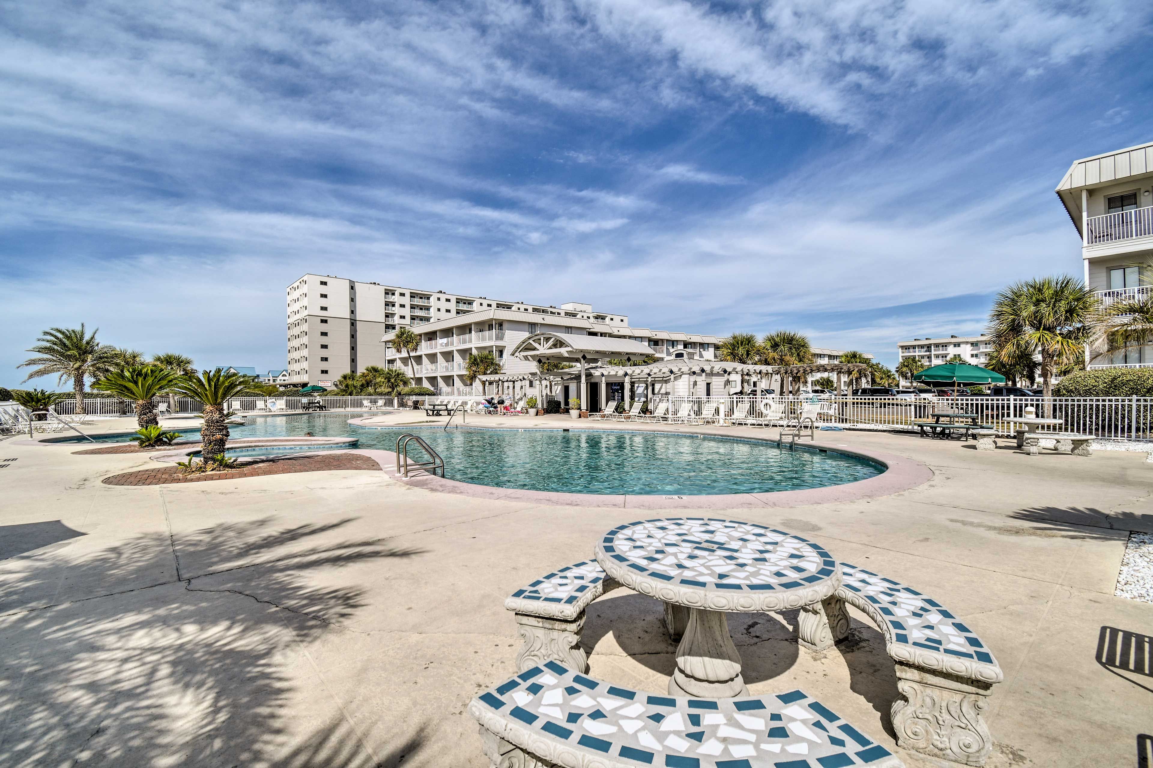 Gulf Shores Plantation Resort | Community Amenities | Outdoor Pool