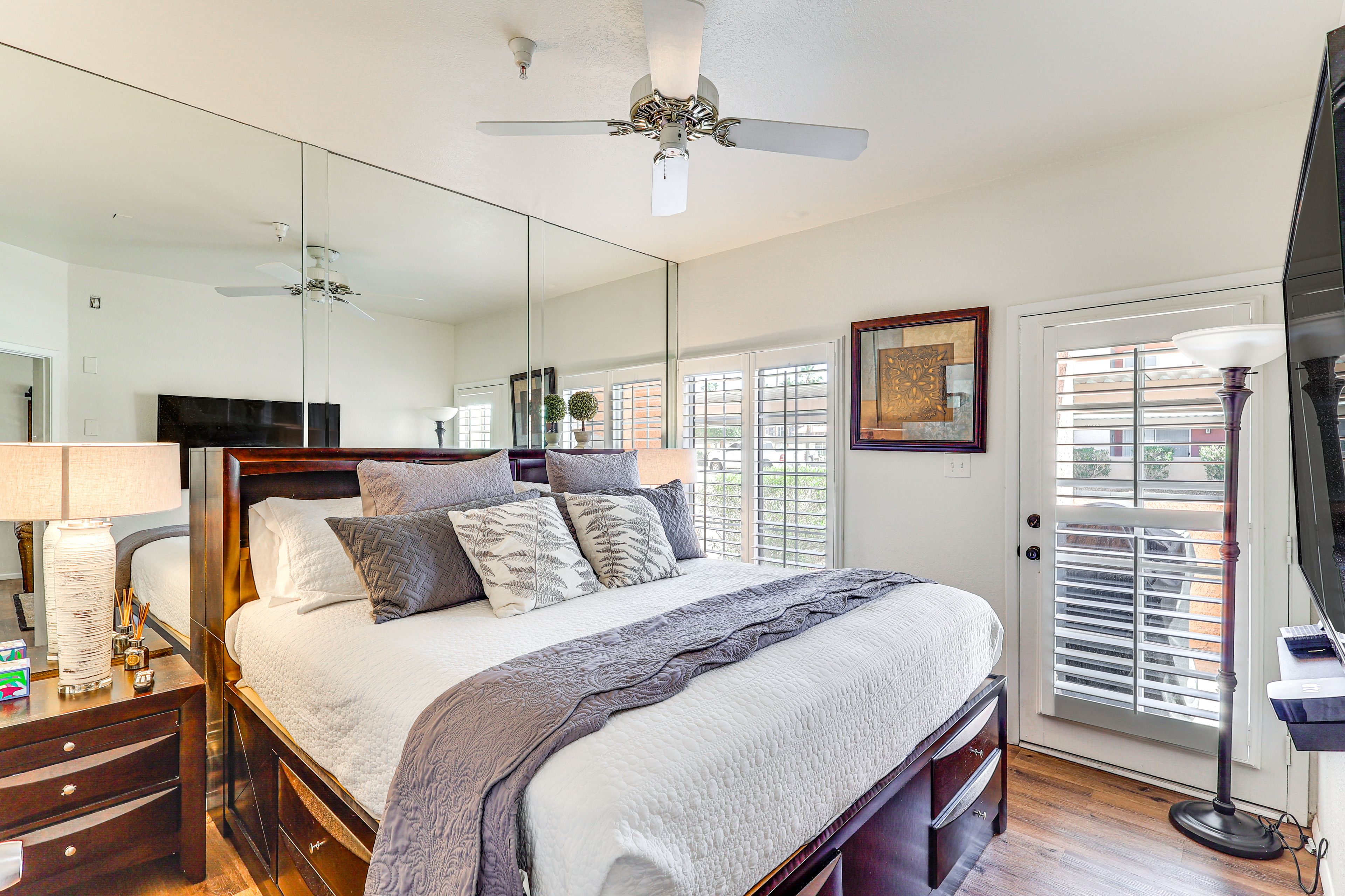 Bedroom | King Bed | Linens