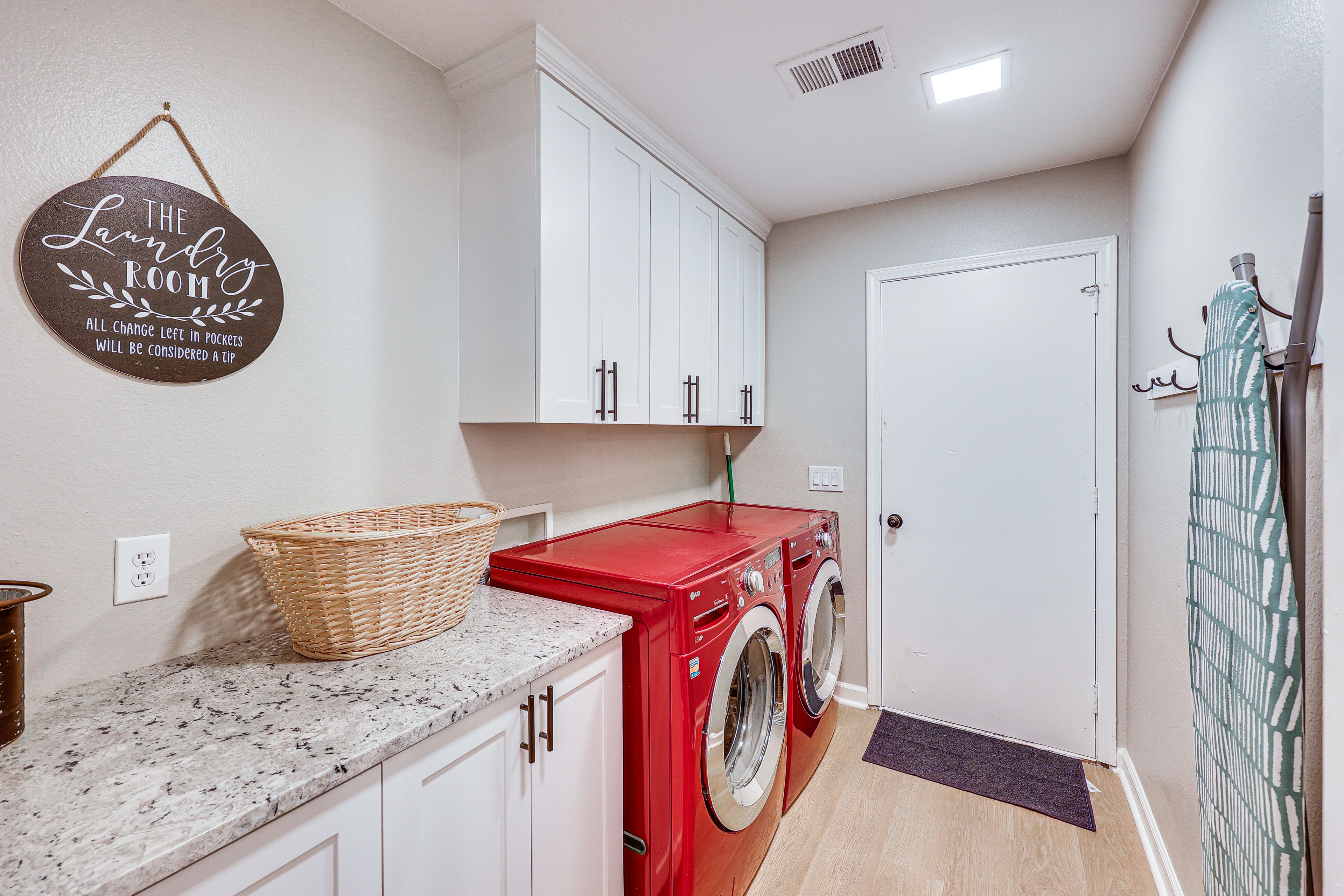Laundry Room | Washer & Dryer