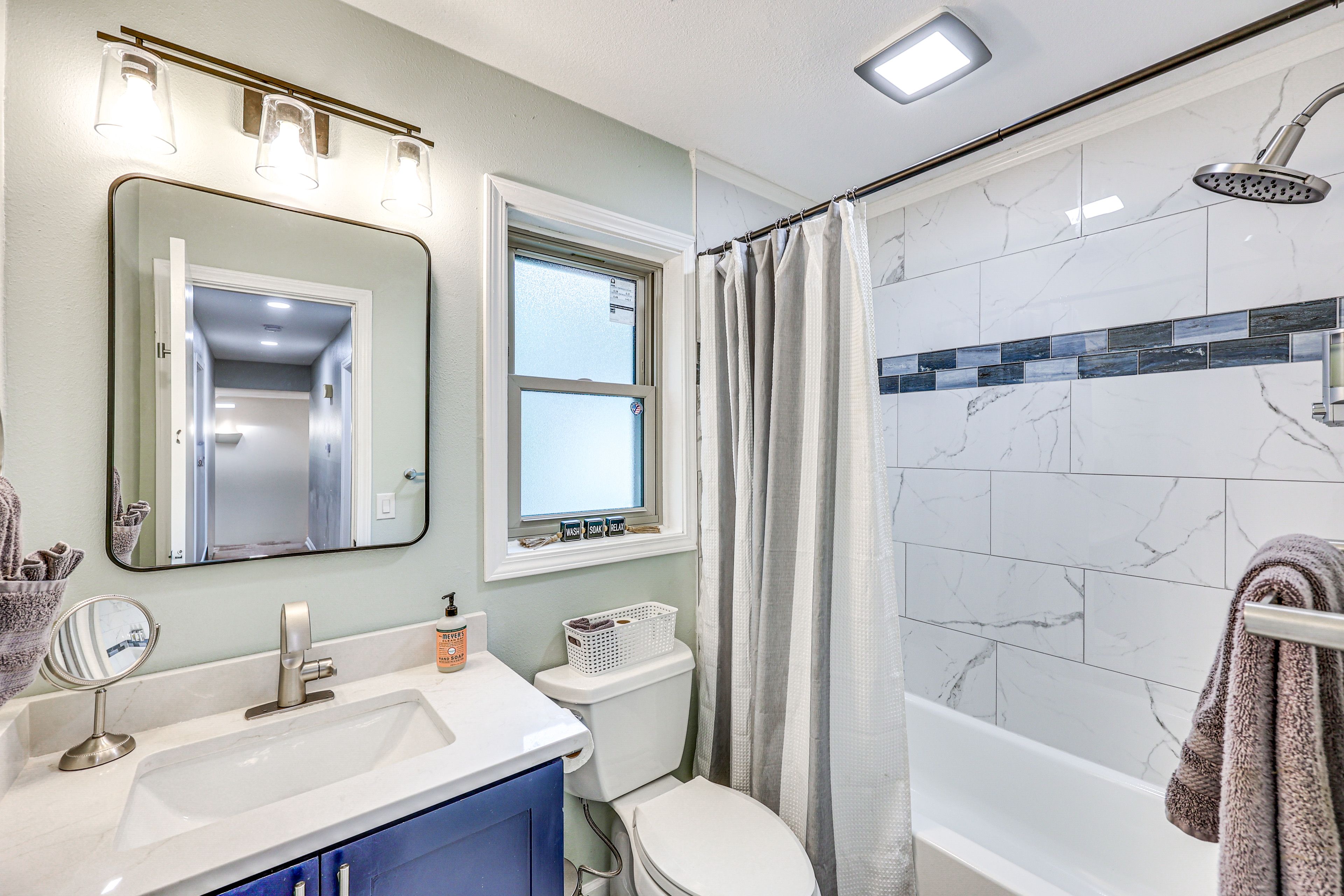 Full Bathroom