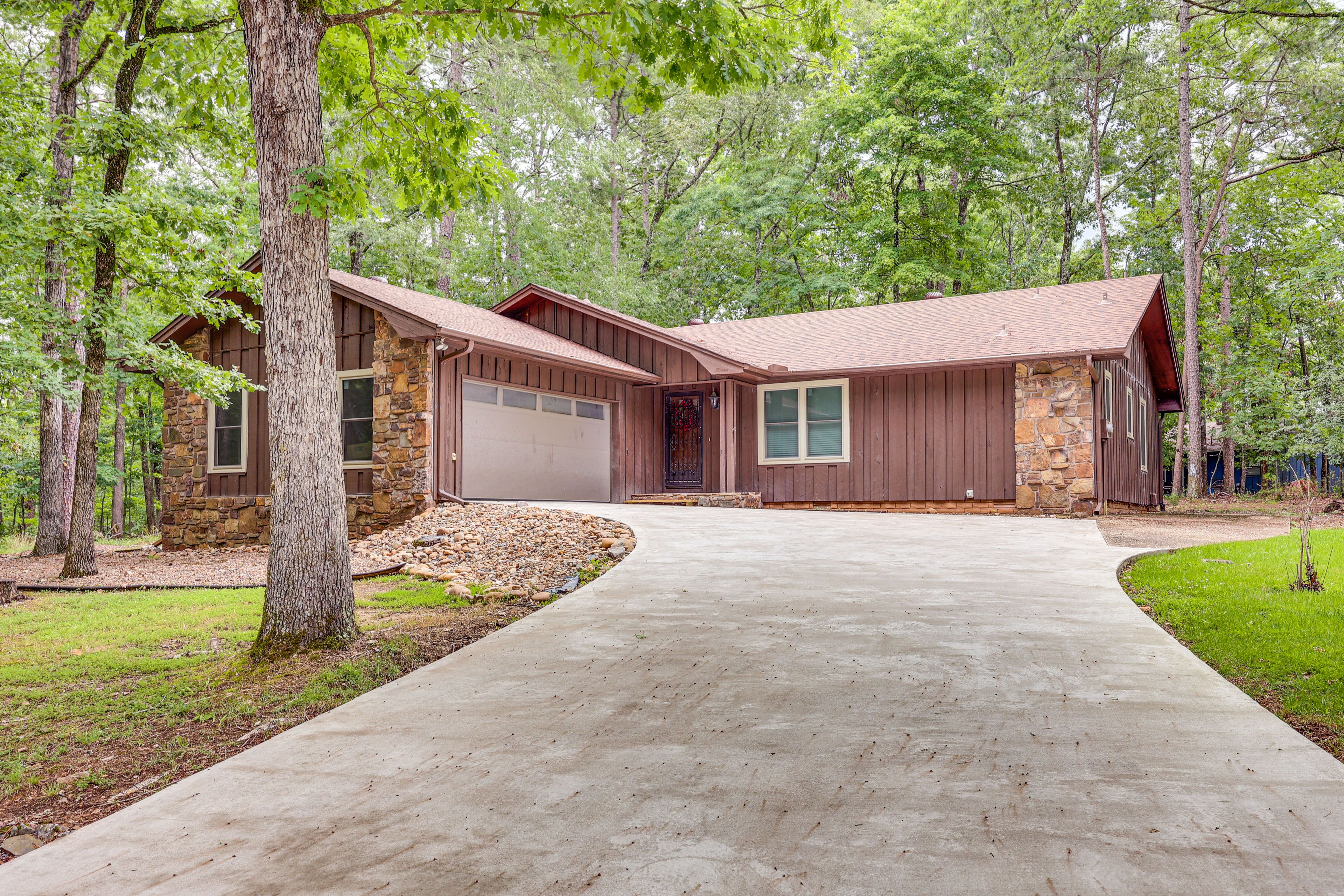 Hot Springs Village Vacation Rental | 3BR | 2BA | Stairs Required | 1,894 Sq Ft