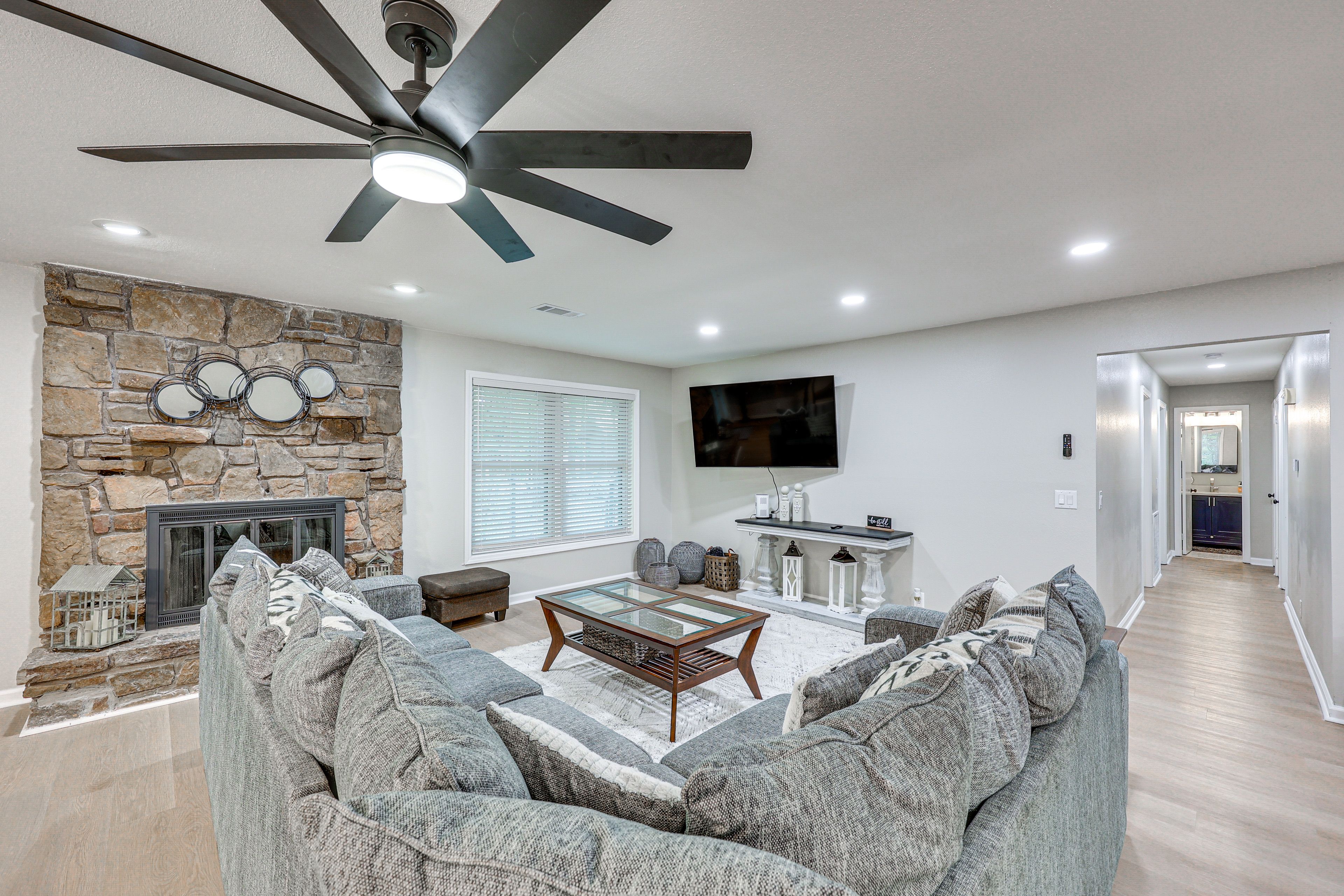 Living Room | Smart TV