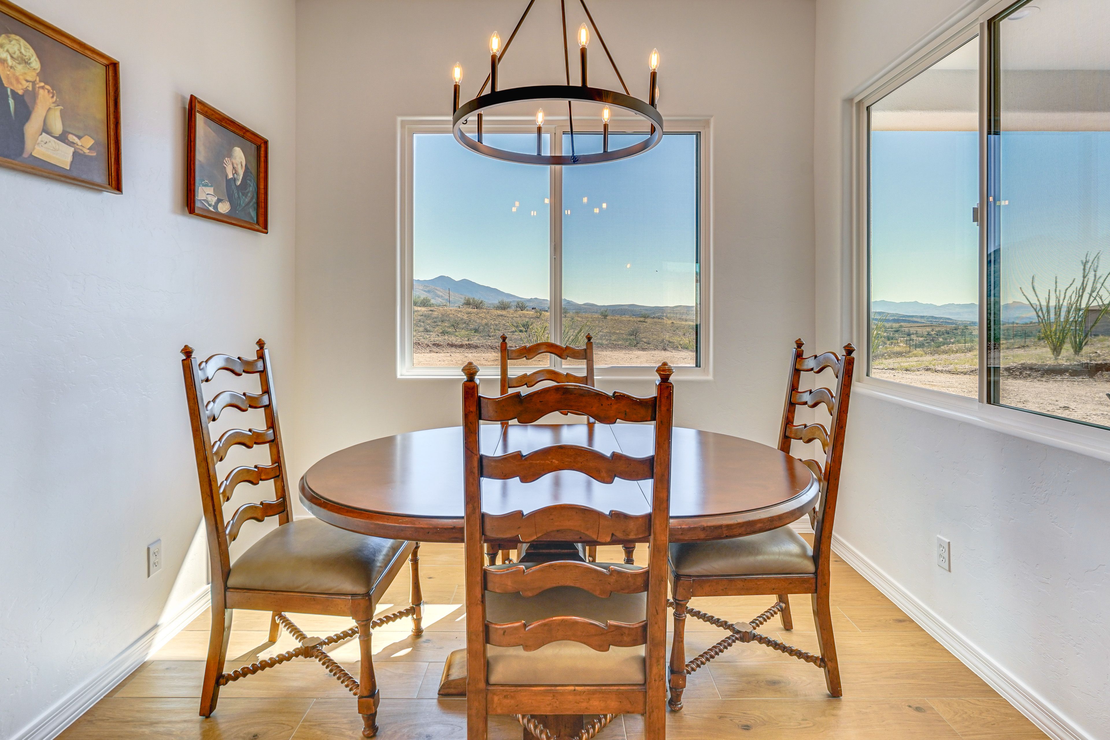 Dining Room | Dishware/Flatware Provided