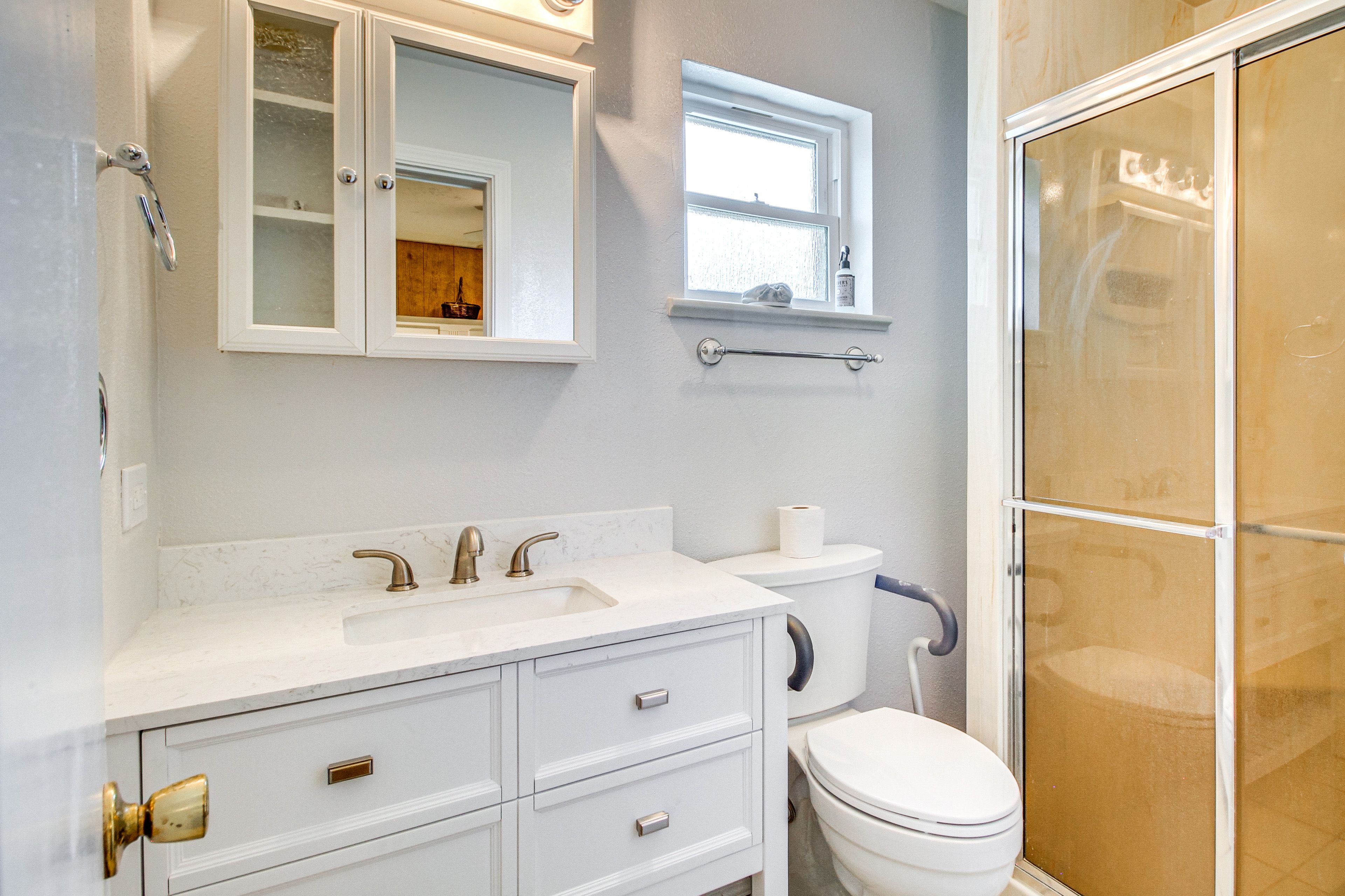 Bathroom | Towels Provided