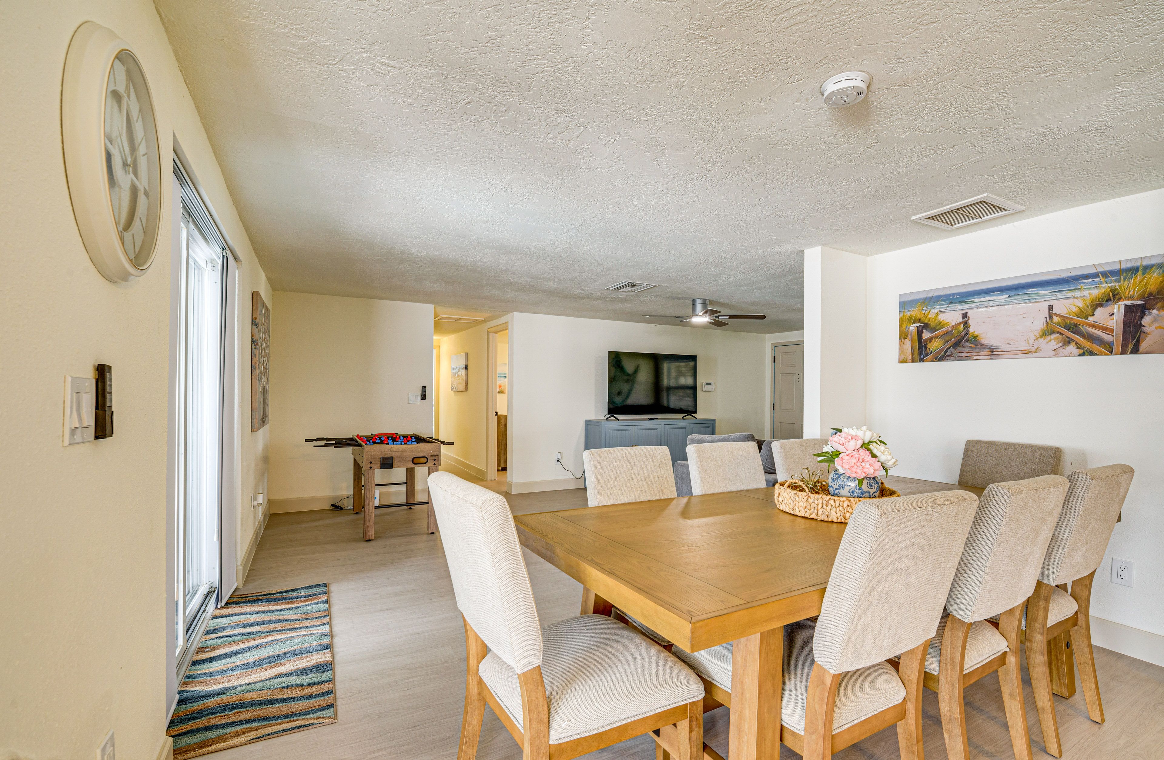 Dining Area | Dishware & Flatware Provided