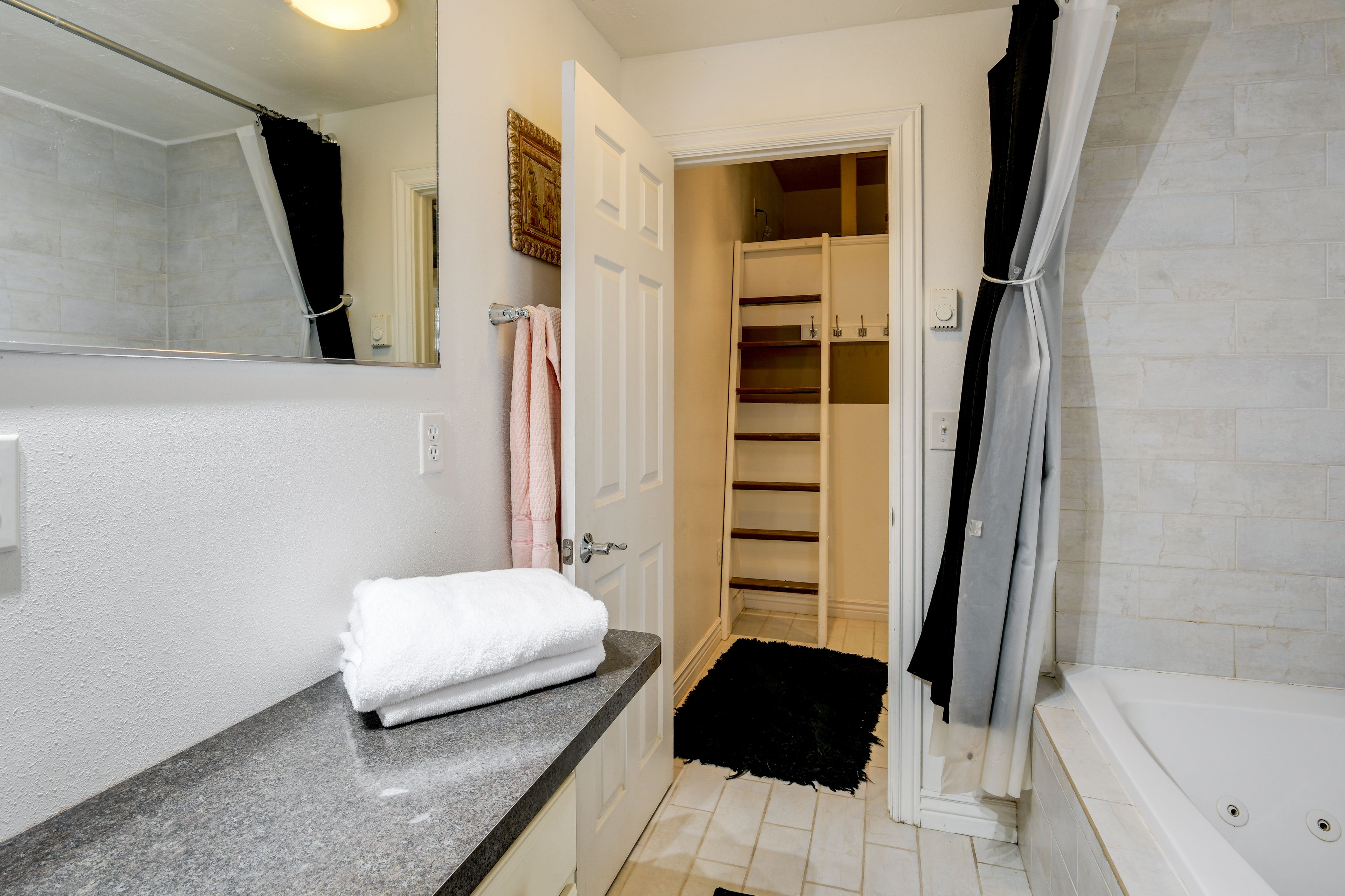 Loft w/ Twin Mattress