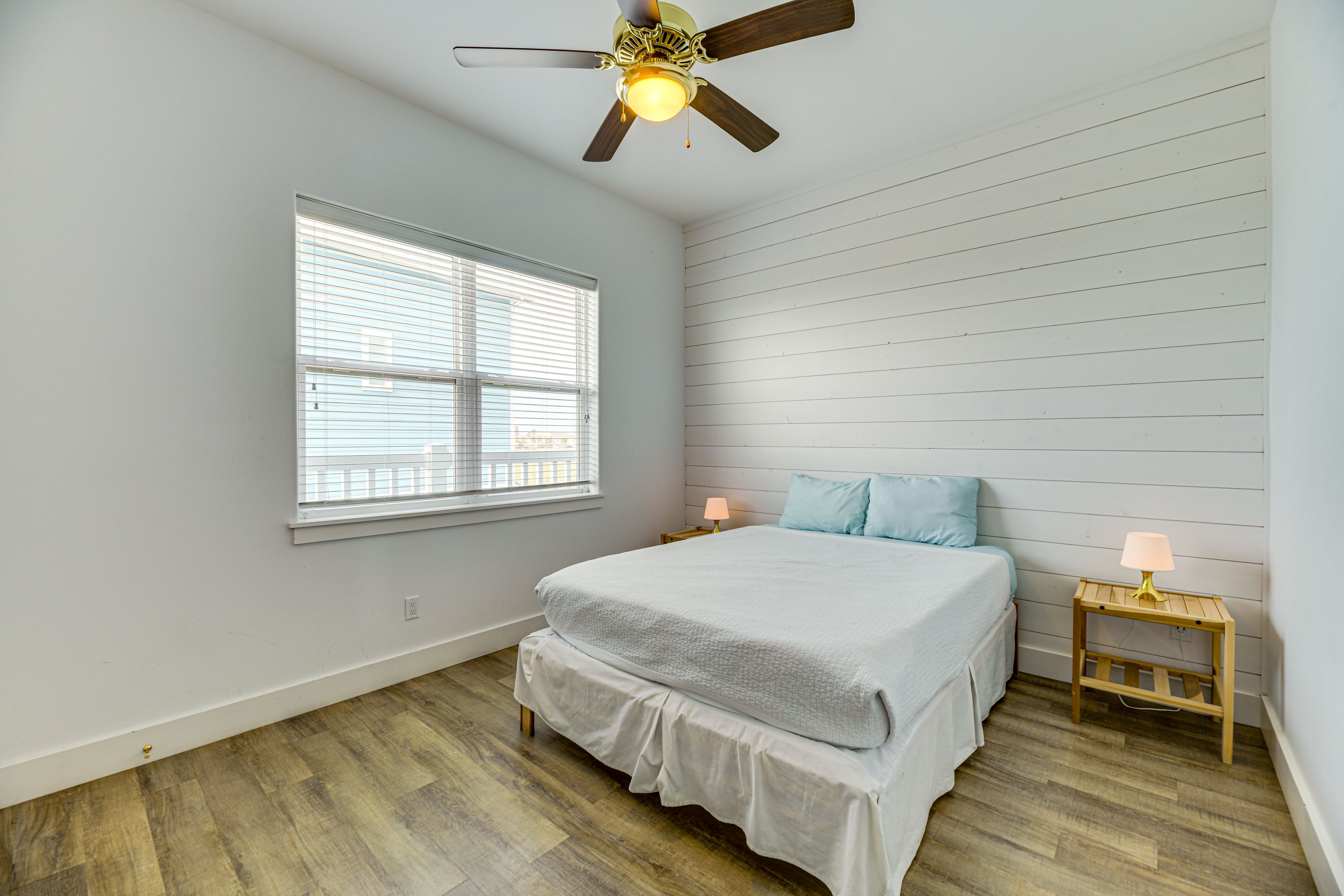 Bedroom 4 | 2nd Floor | Queen Bed | Smart TV