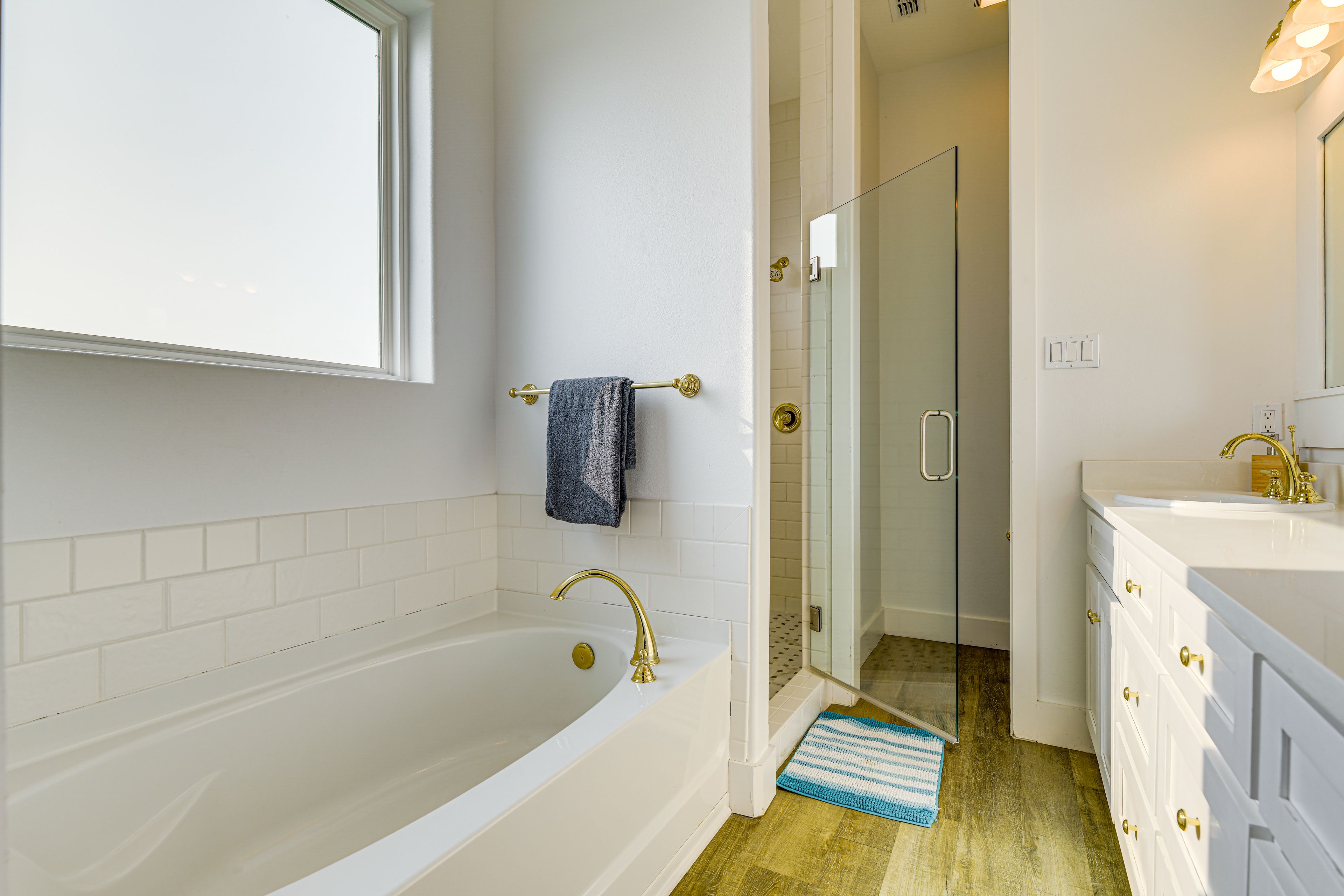 En-Suite Bathroom | 3rd Floor | Towels Provided