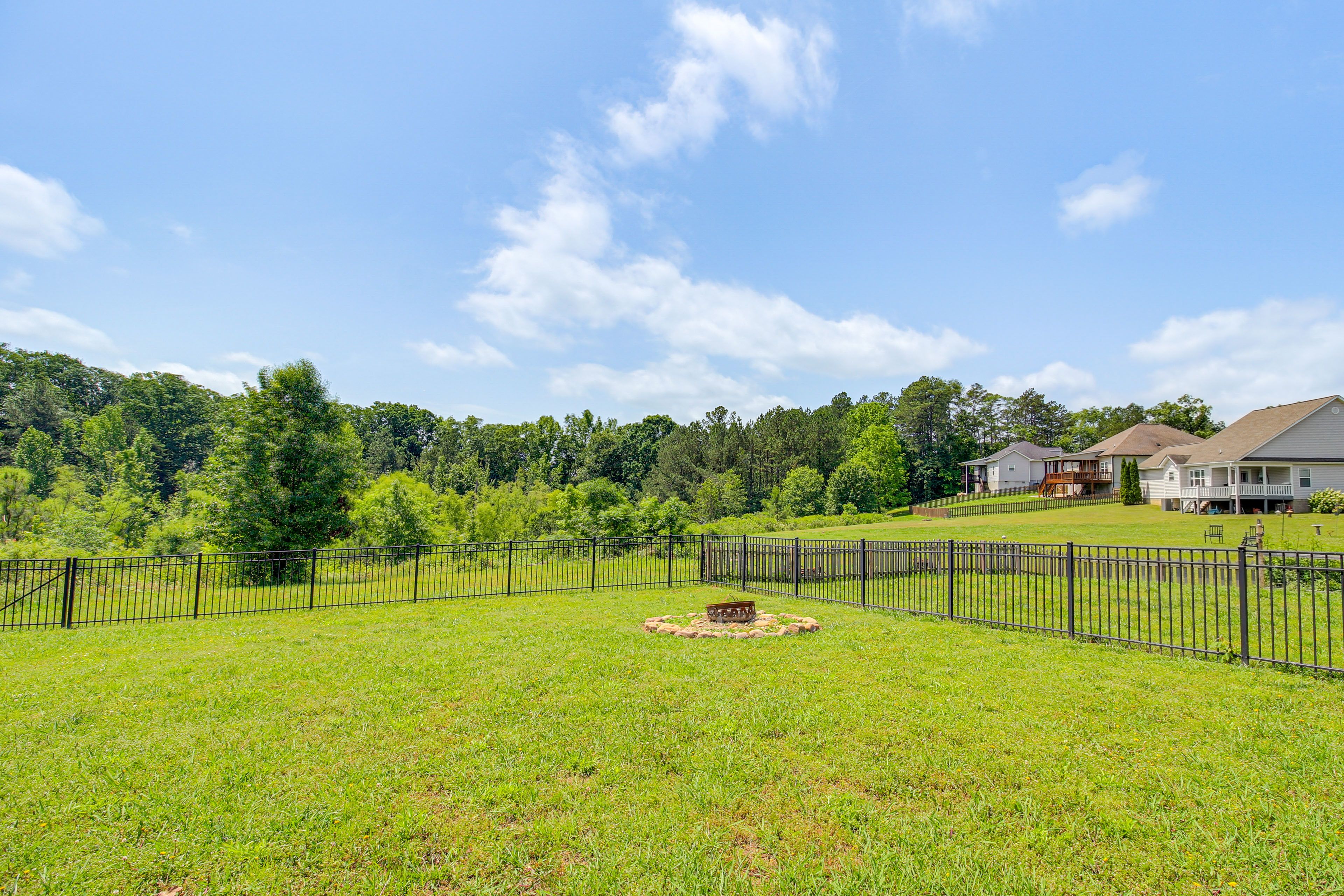 Private Backyard | Fully Fenced