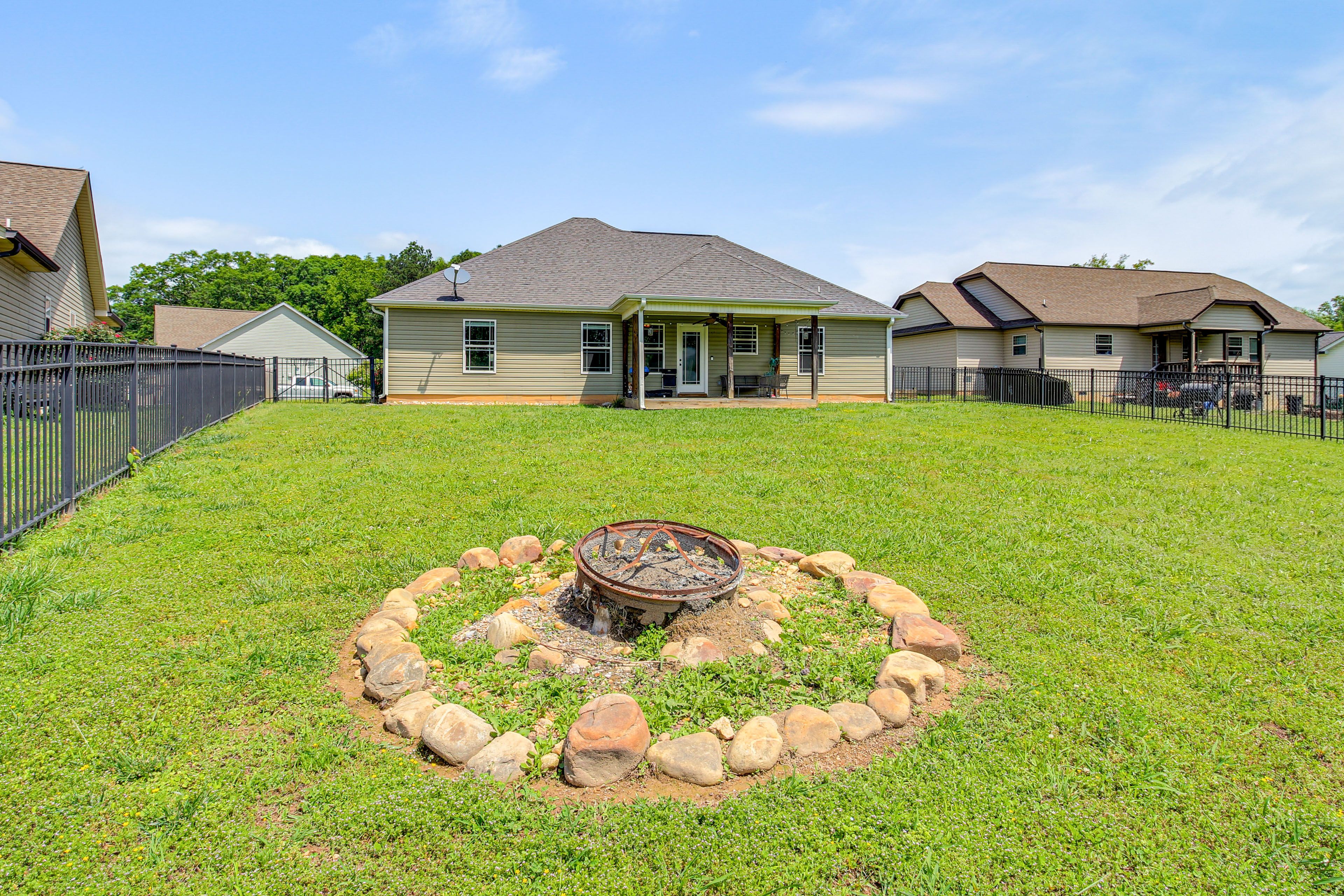 Private Backyard | Wood-Burning Fire Pit