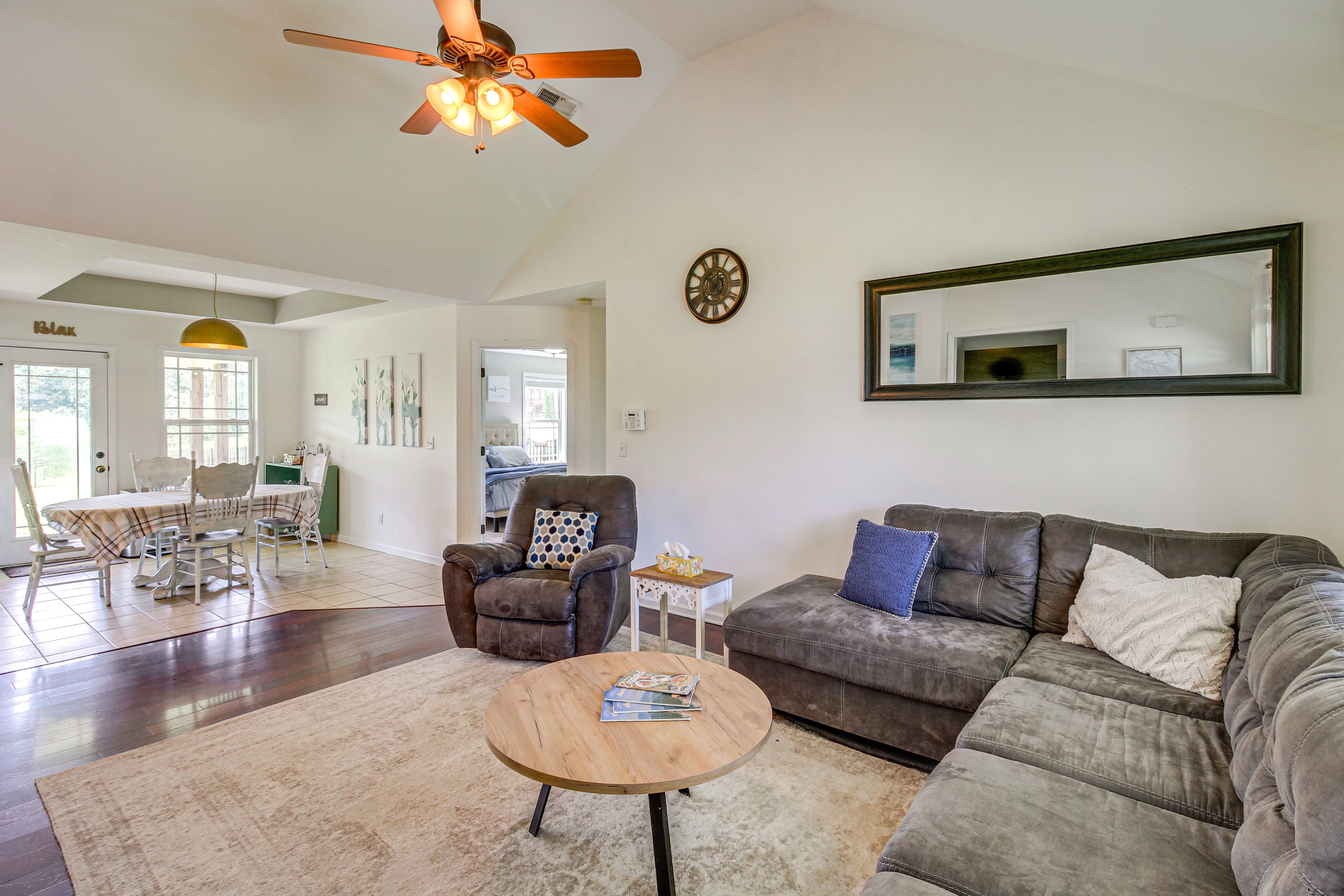 Living Space | Free WiFi | Central A/C & Heating