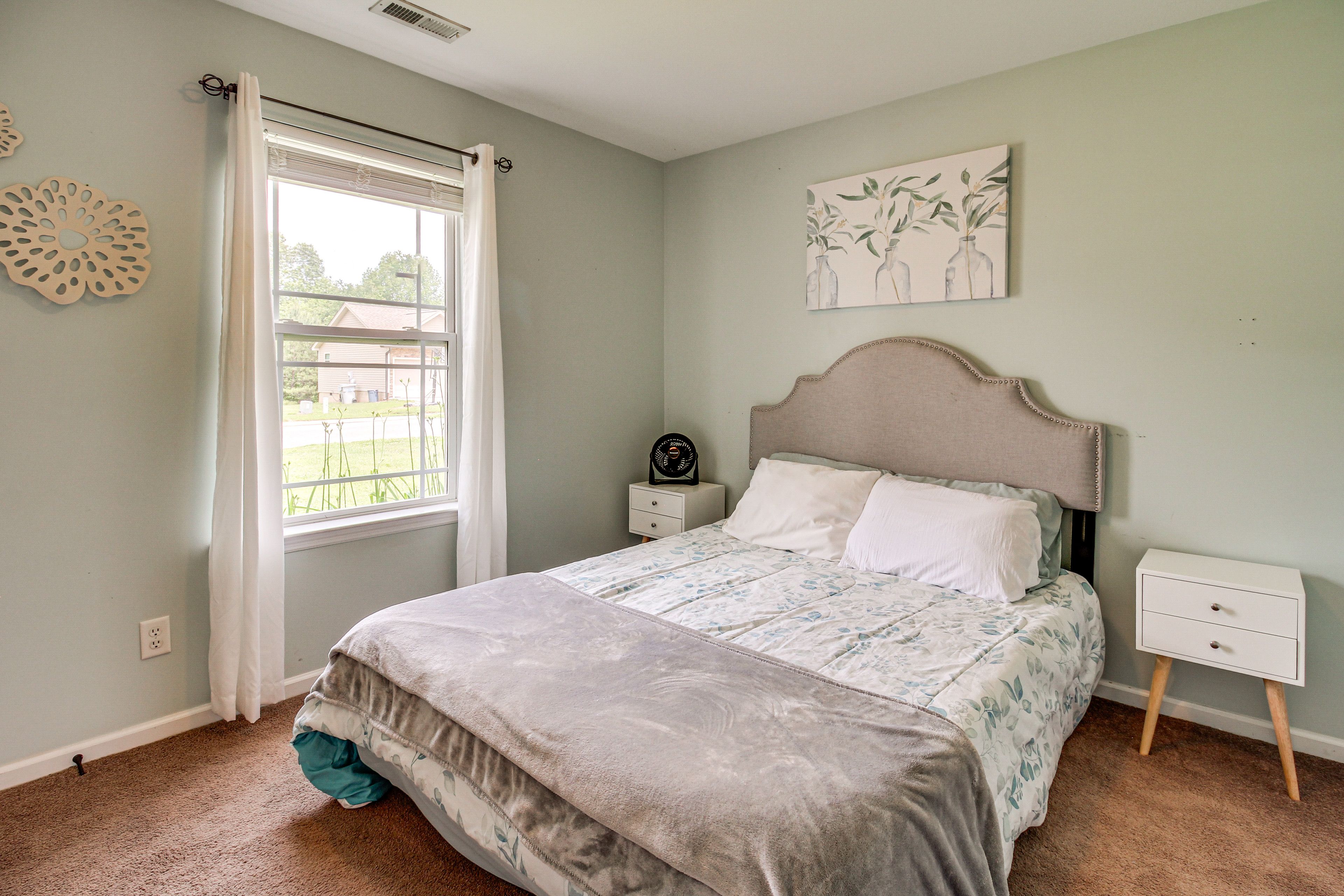 Bedroom 2 | Queen Bed