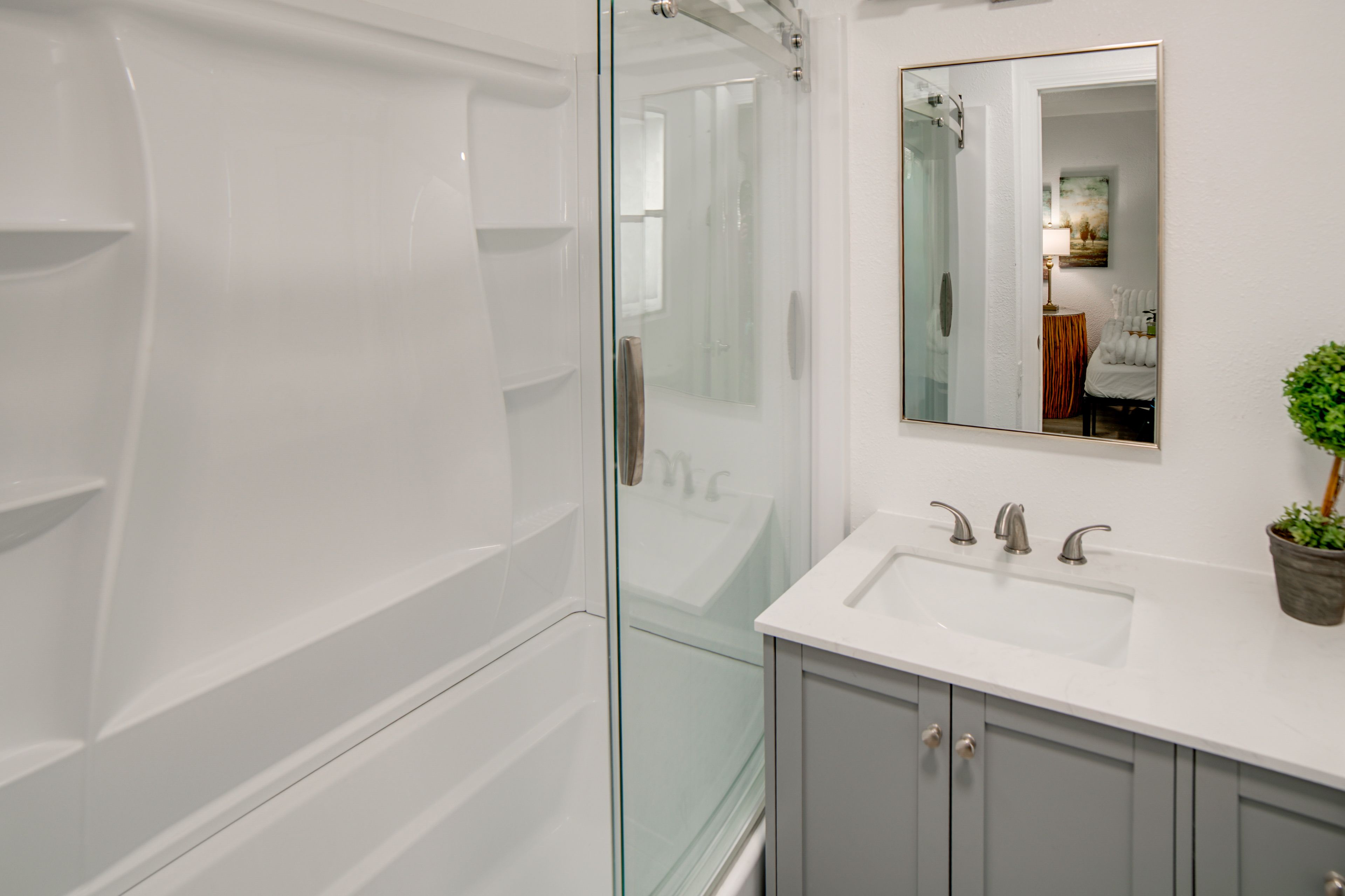 En-Suite Bathroom | Towels Provided