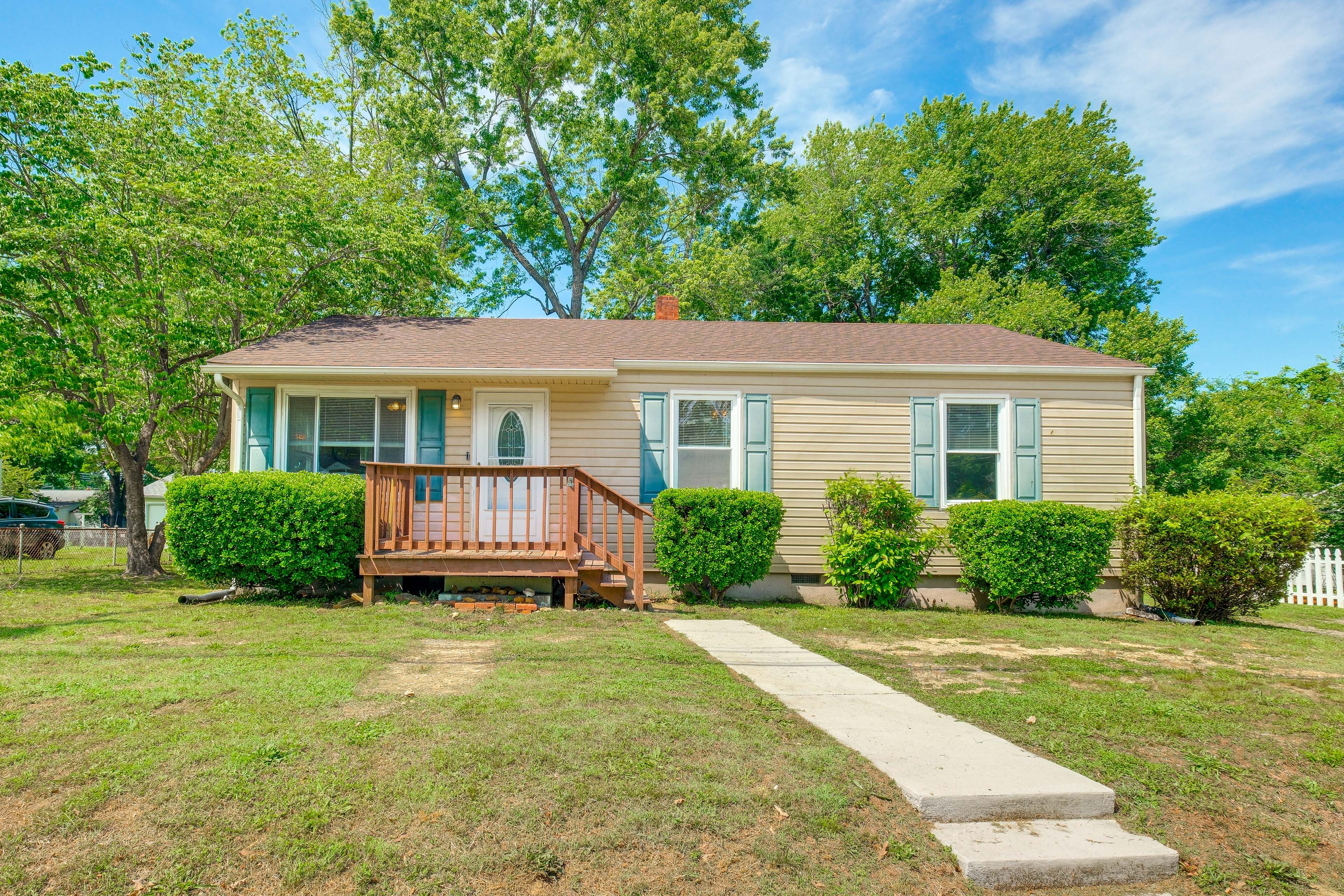 Hopewell Vacation Rental | 3BR | 1BA | 1,007 Sq Ft | 4 Steps to Enter