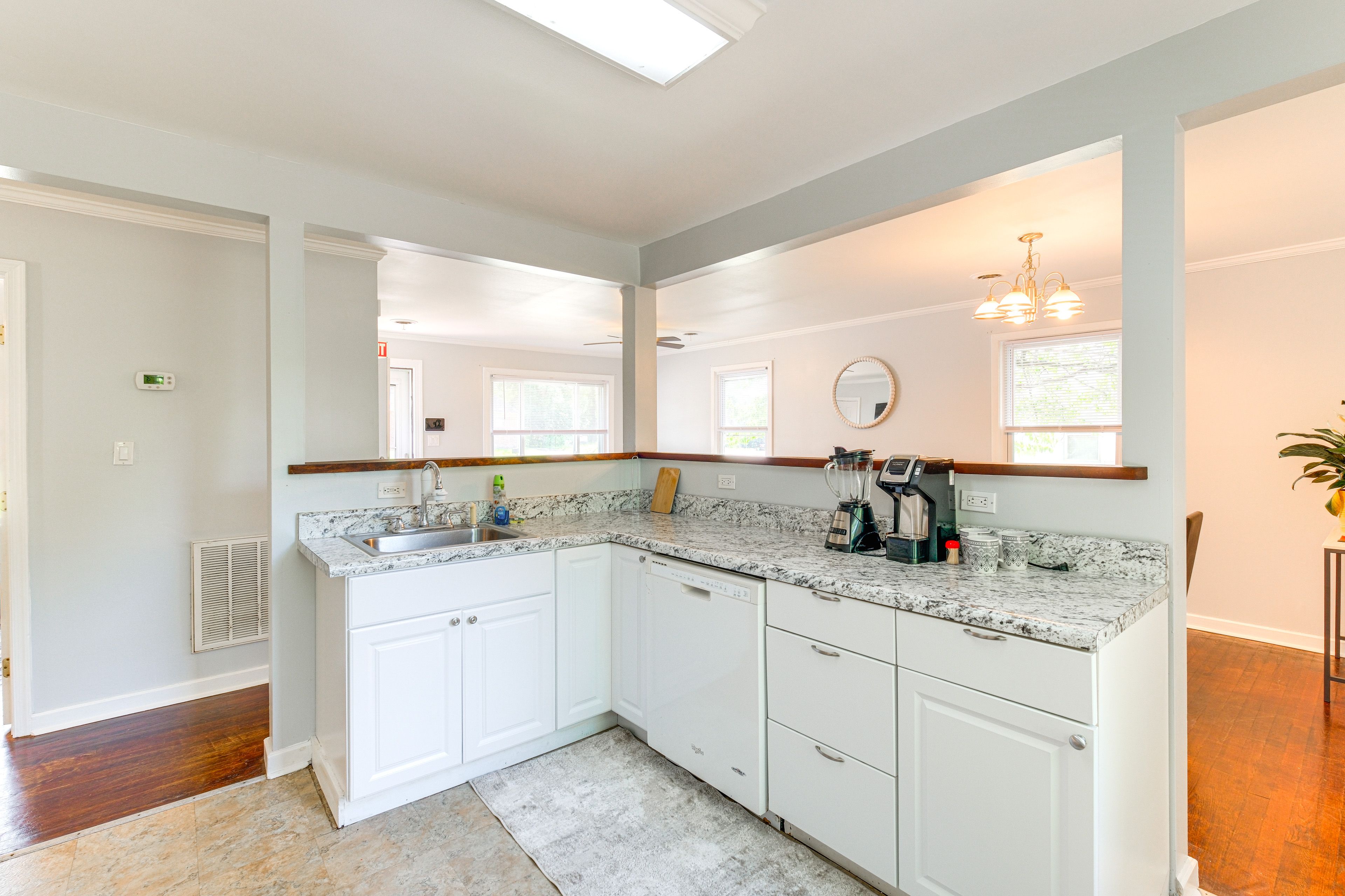 Kitchen | Cooking Basics | Keurig Coffee Maker | Blender | Microwave