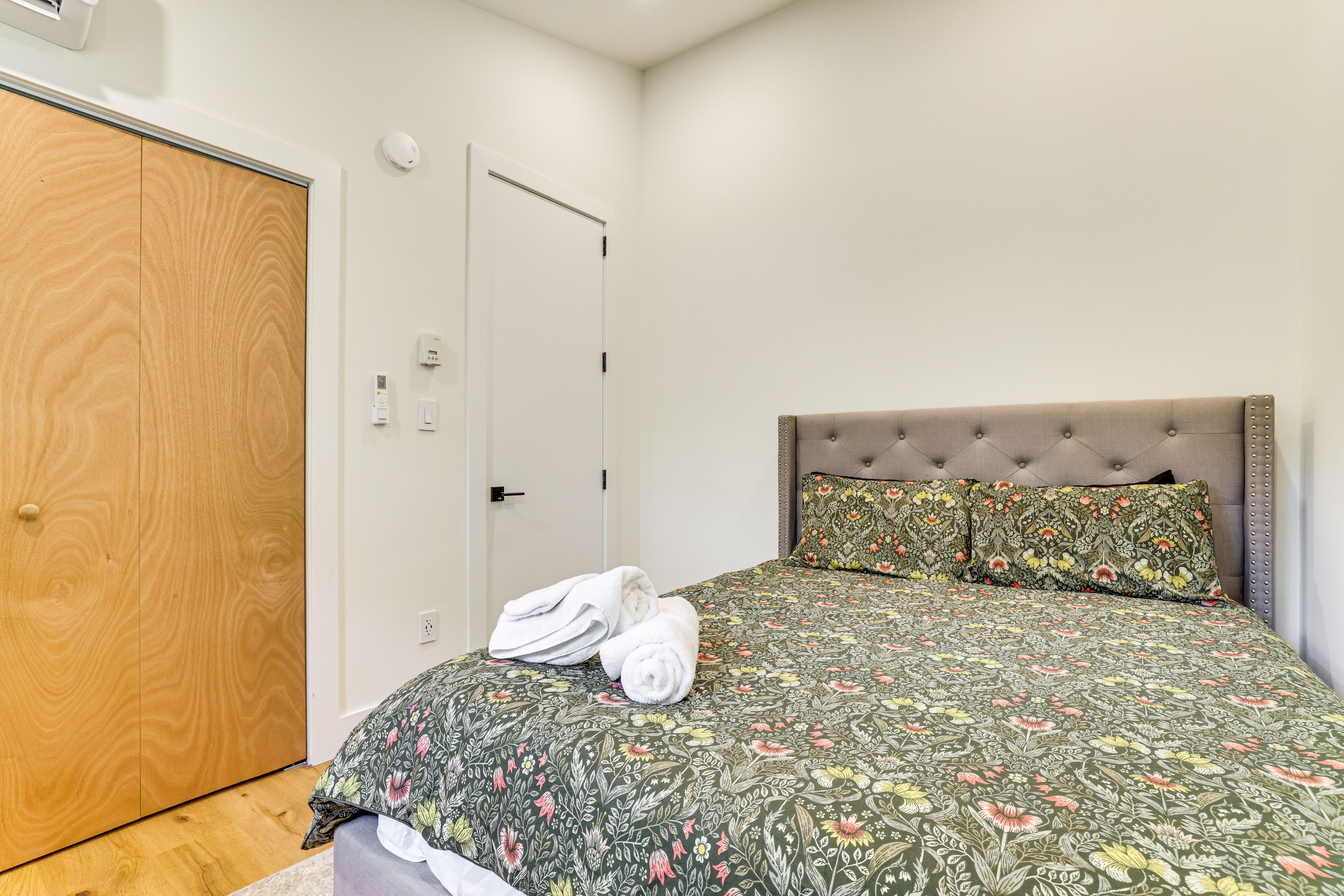 Bedroom 2 | 2nd Floor | Queen Bed