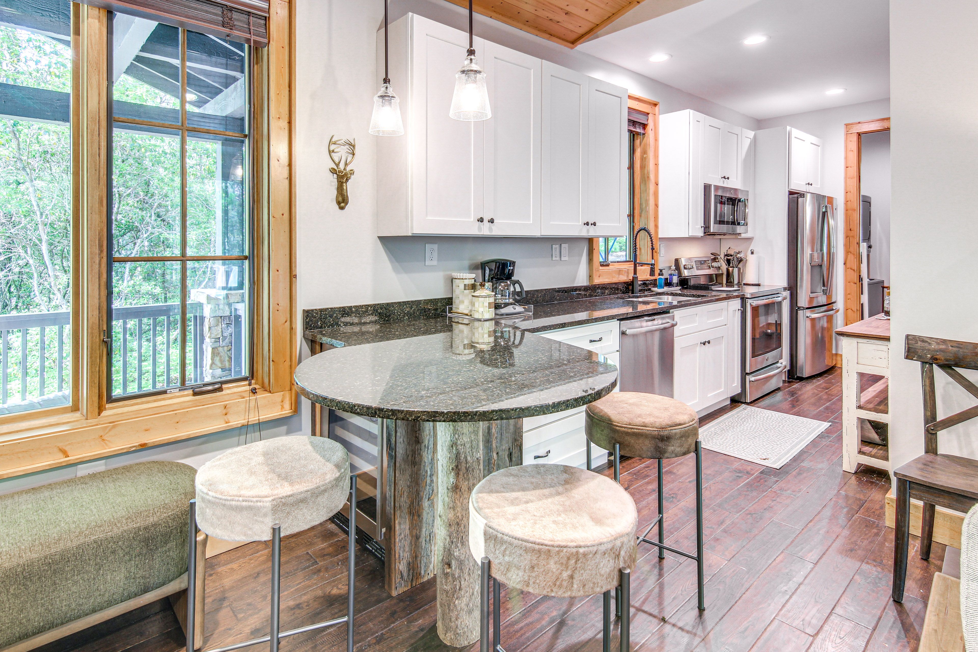 Kitchen | Trash Bags & Paper Towels