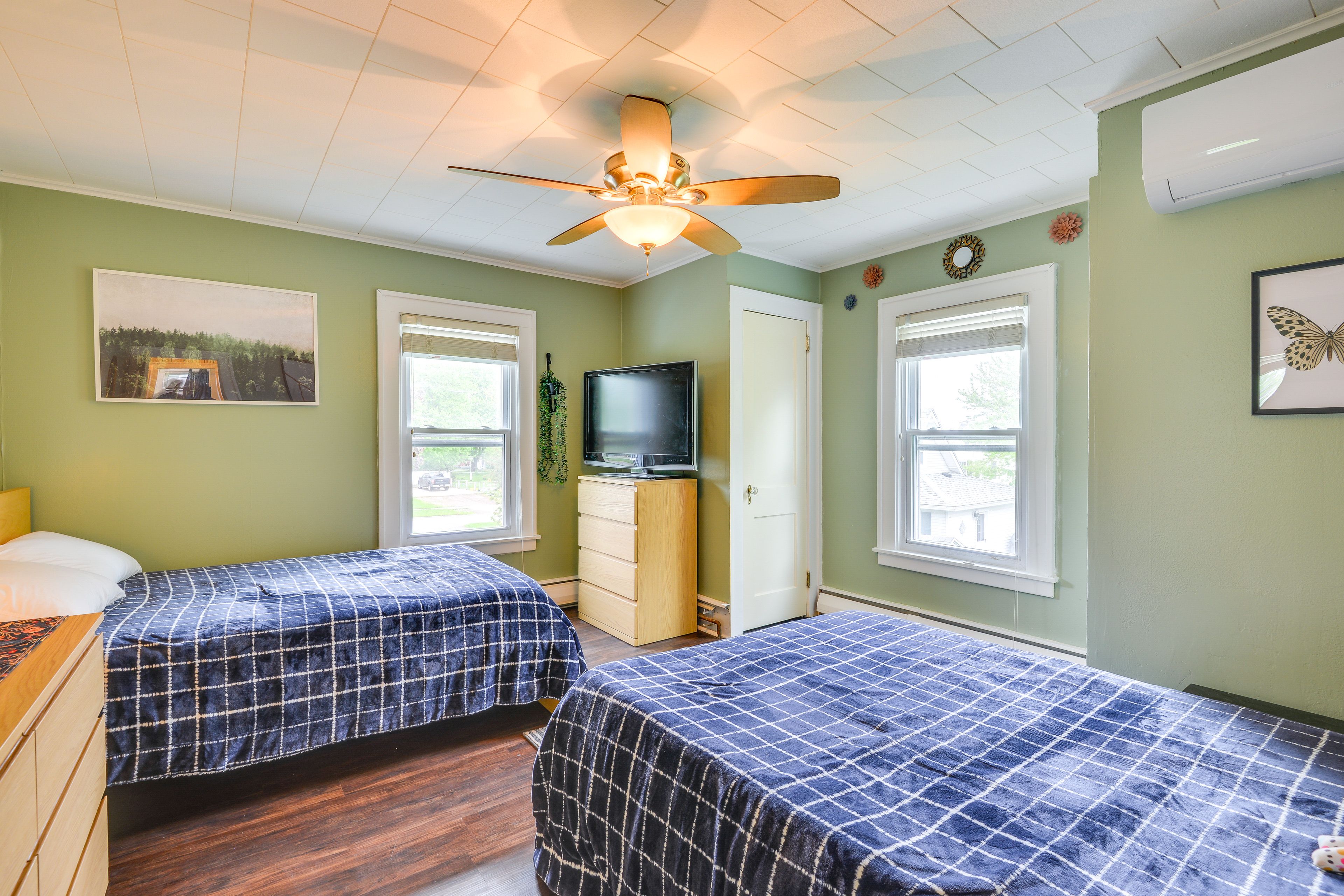 Bedroom 2 | 2 Full Beds