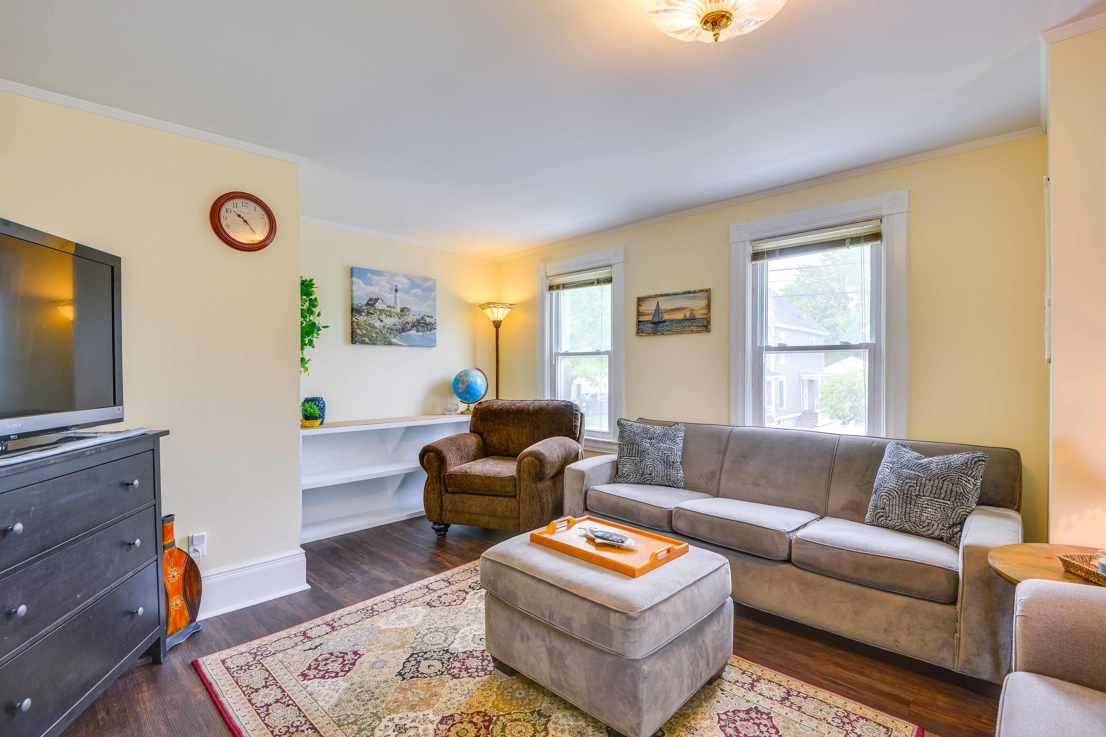 Living Room | Free WiFi | Smart TV