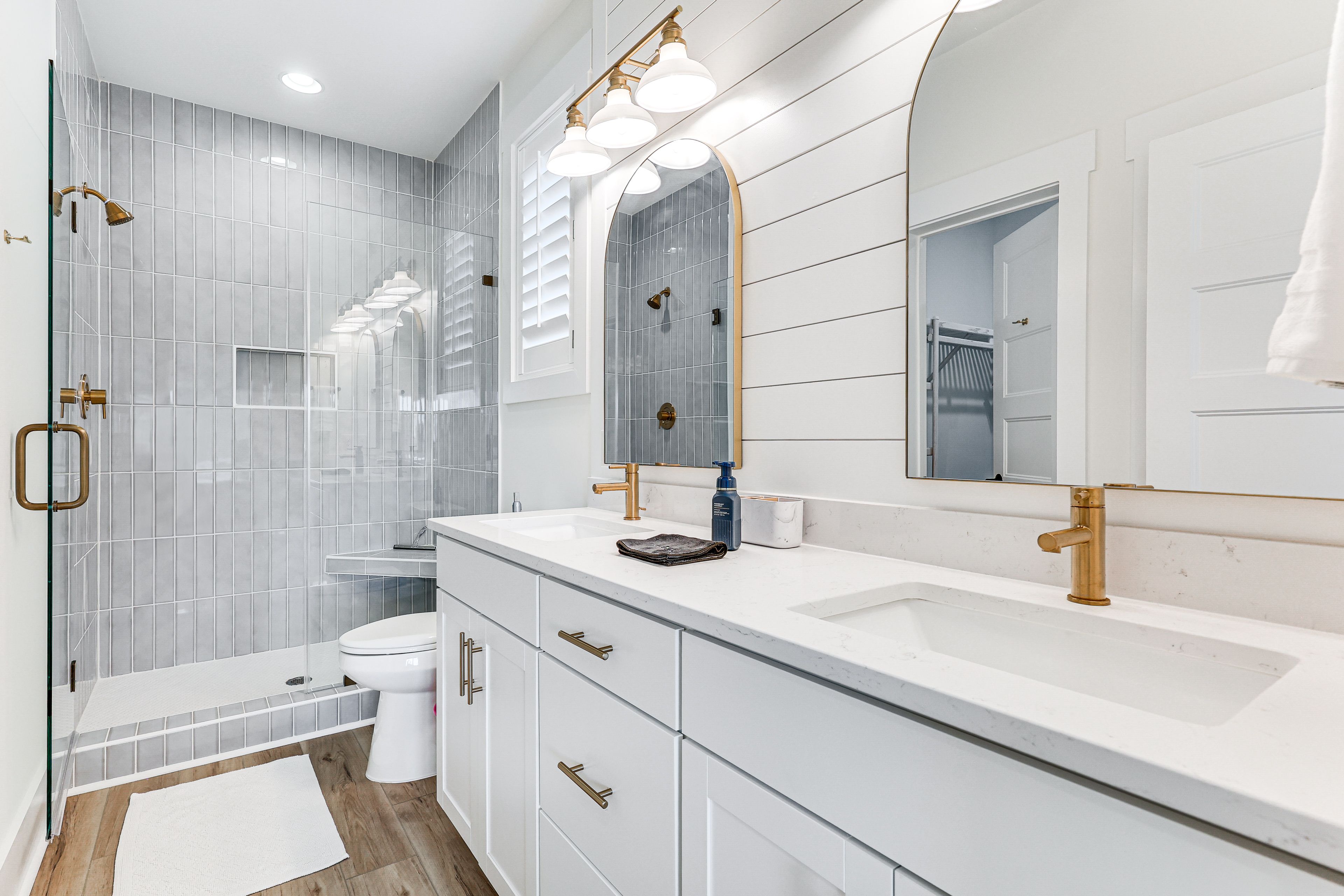 En-Suite Bathroom | Walk-In Closet | Main Floor