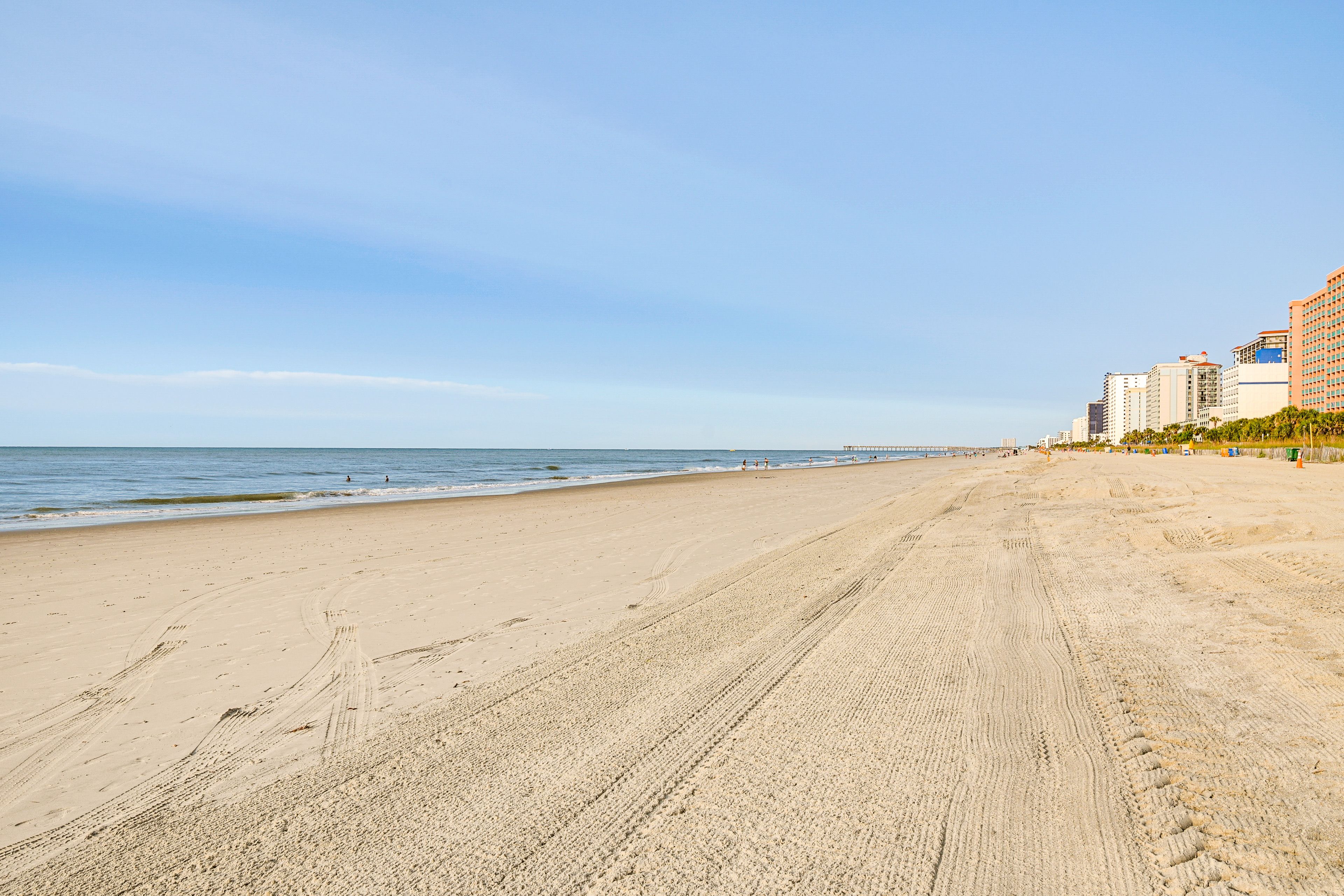 Bluewater Resort | Community Amenities | On-Site Beach Access