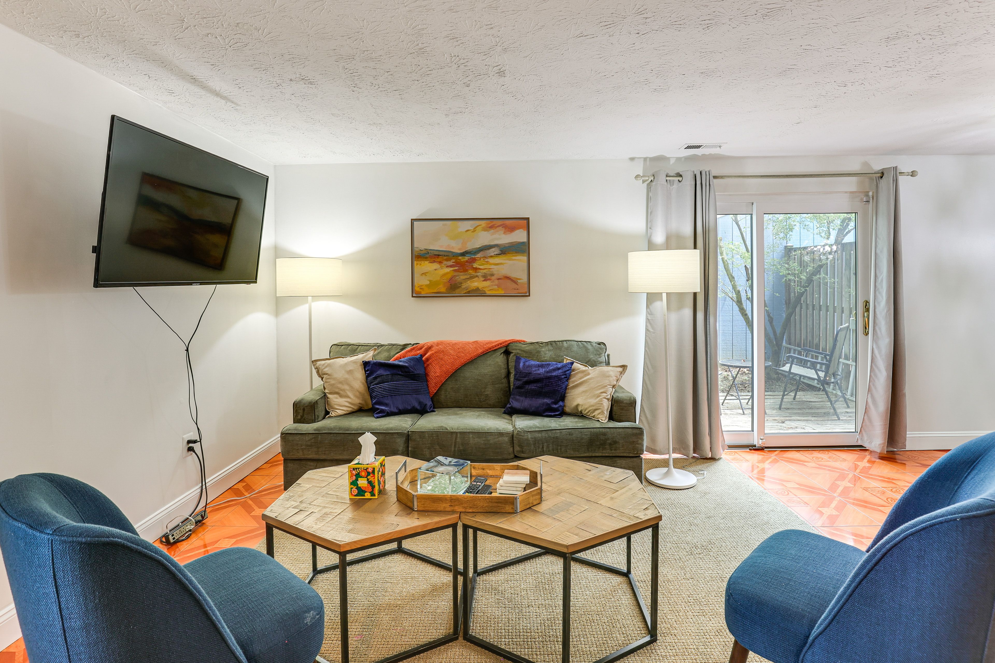 Bowie Vacation Rental | 2BR | 1.5BA | 1,200 Sq Ft | Stairs Required