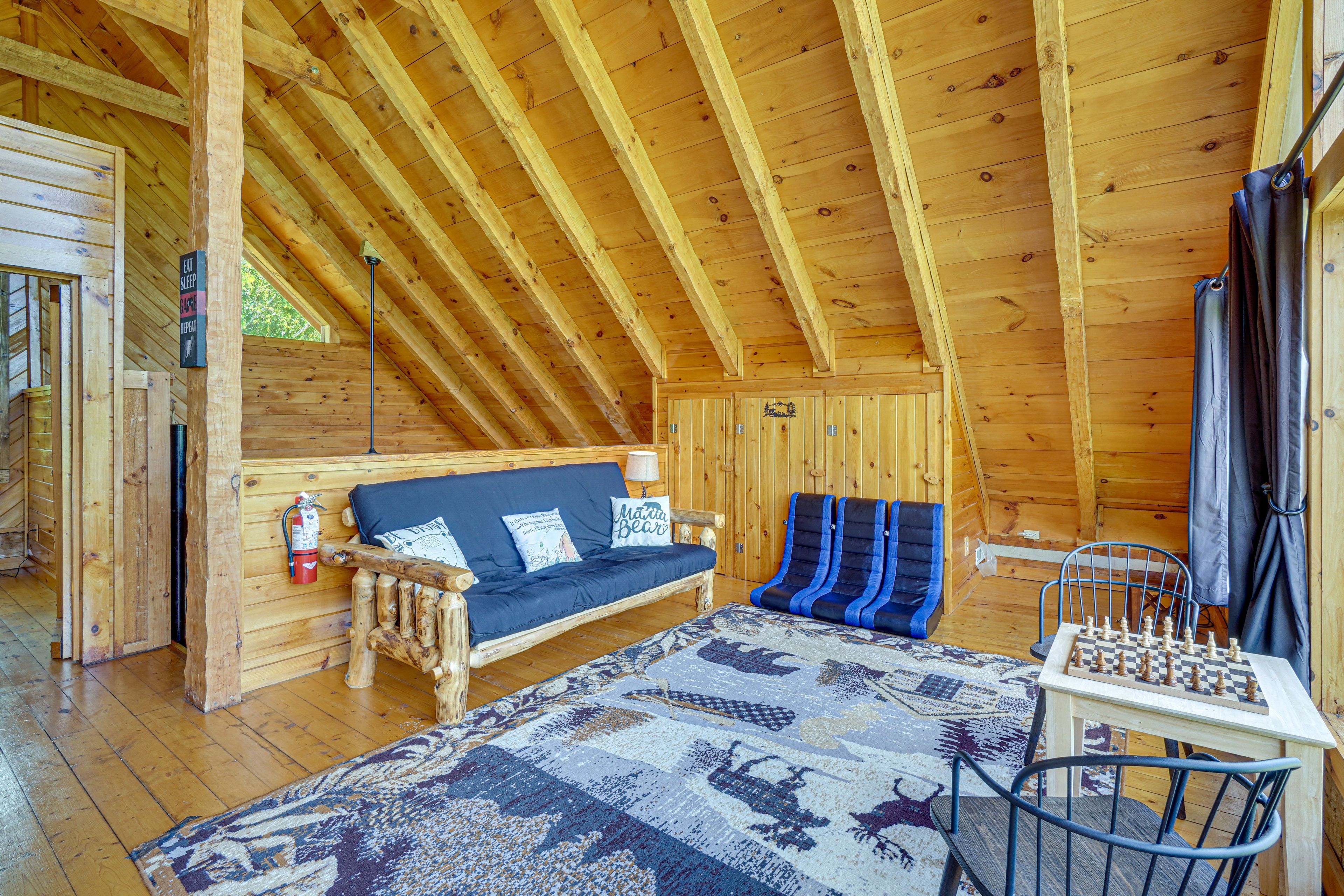 Loft | Queen Futon | 2nd Floor