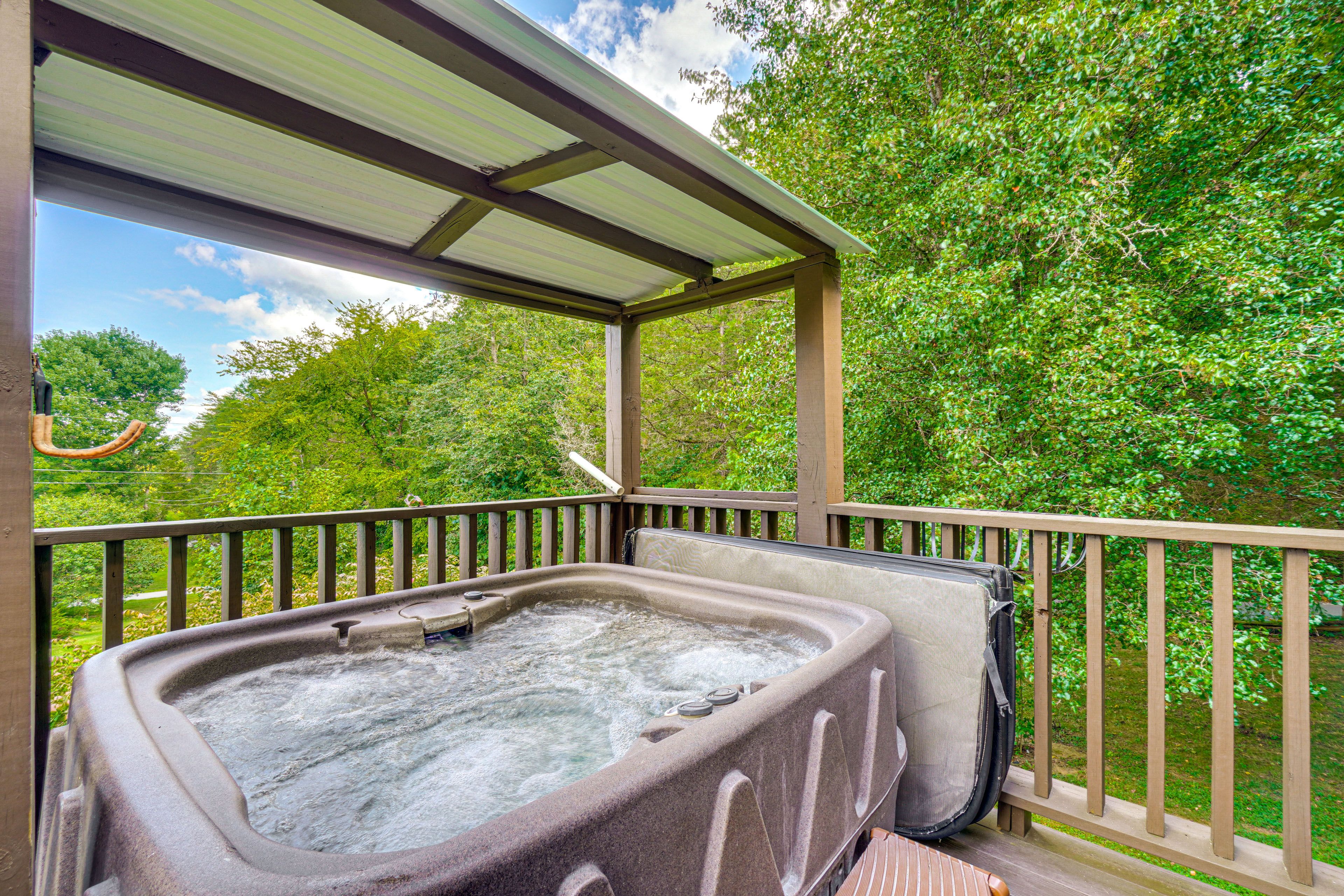 Private Hot Tub | Deck
