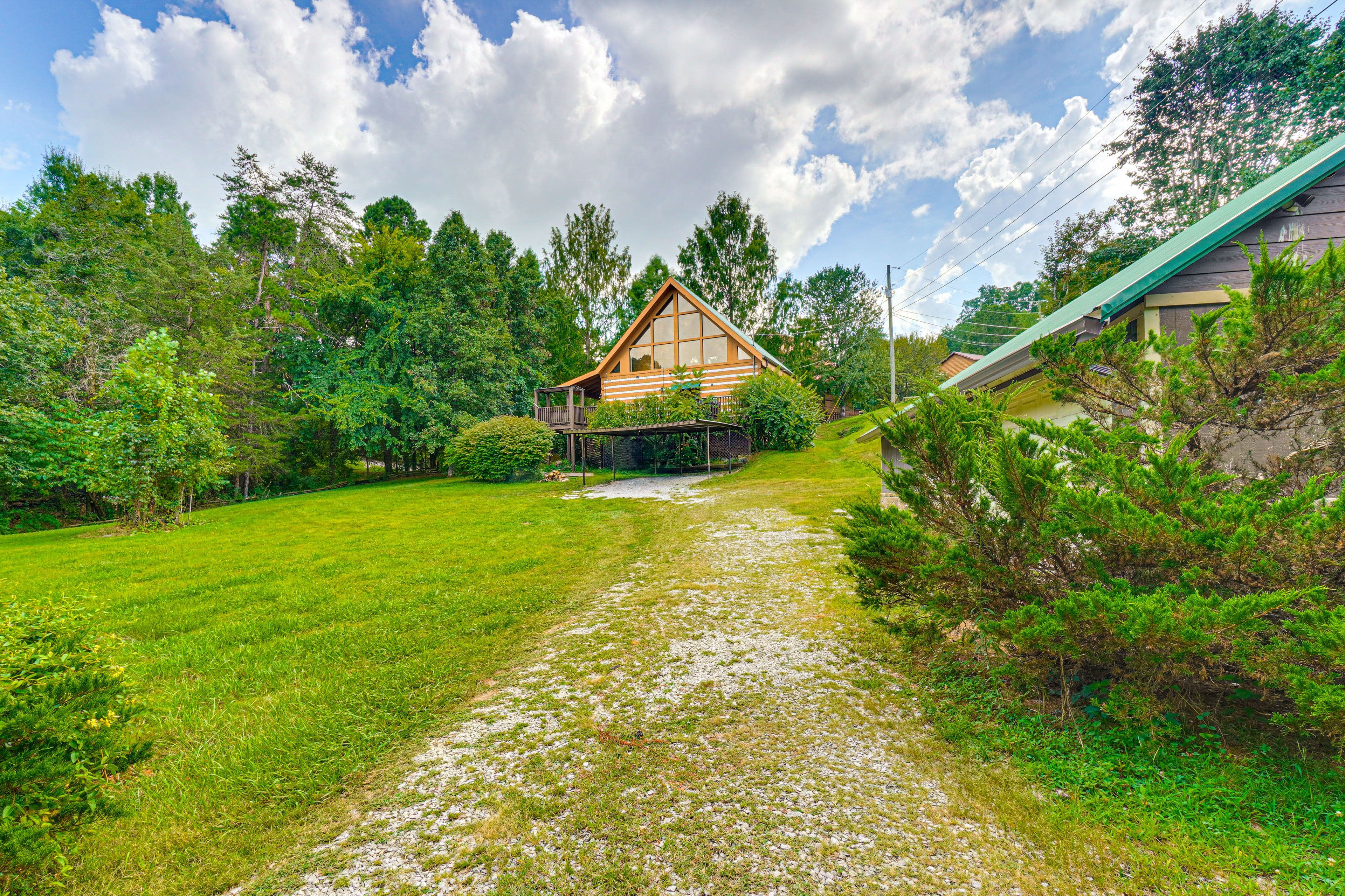 Parking | Gravel Driveway (Ample Parking)