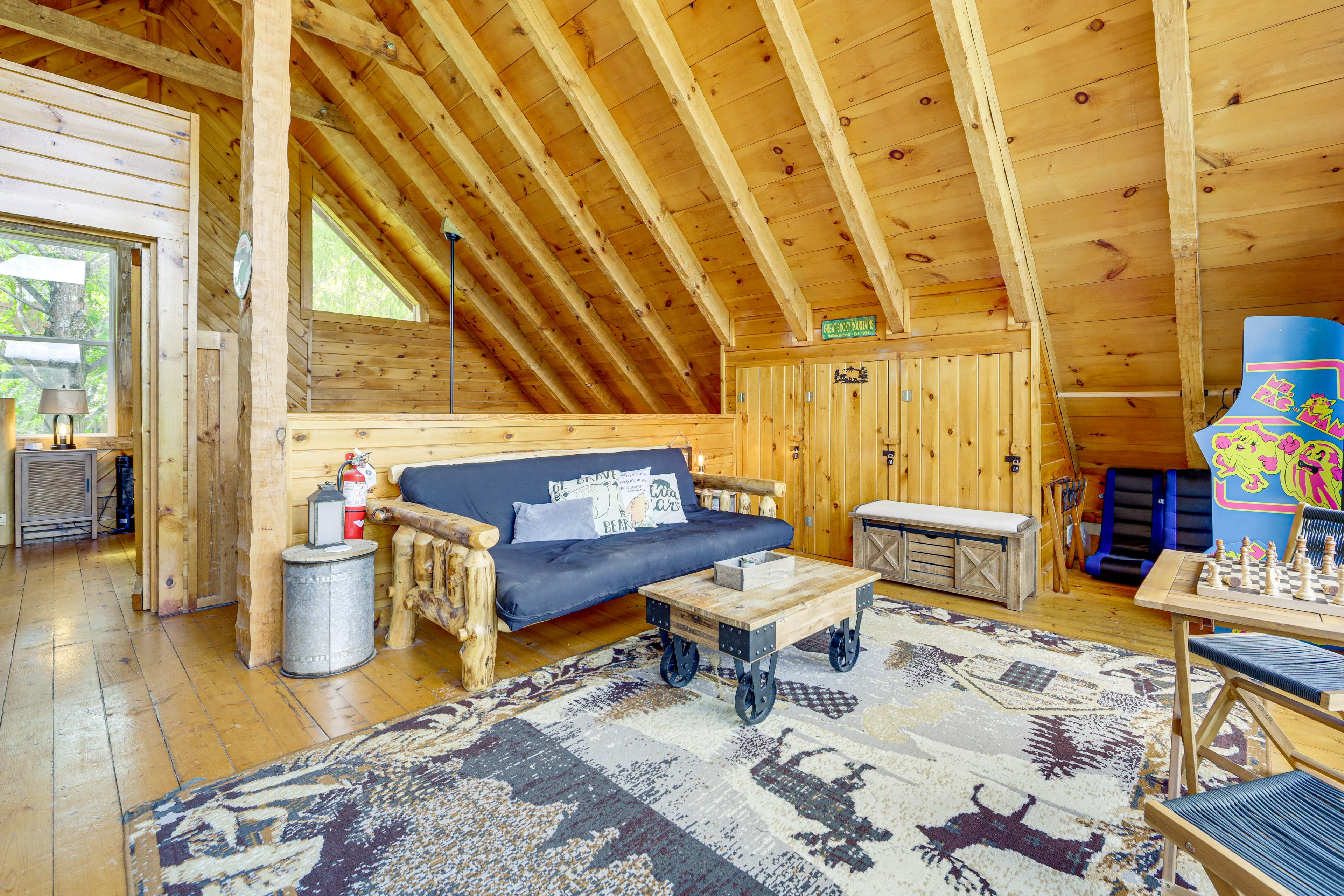 Loft | Queen Futon | Arcade Machine | Chess | 2nd Floor