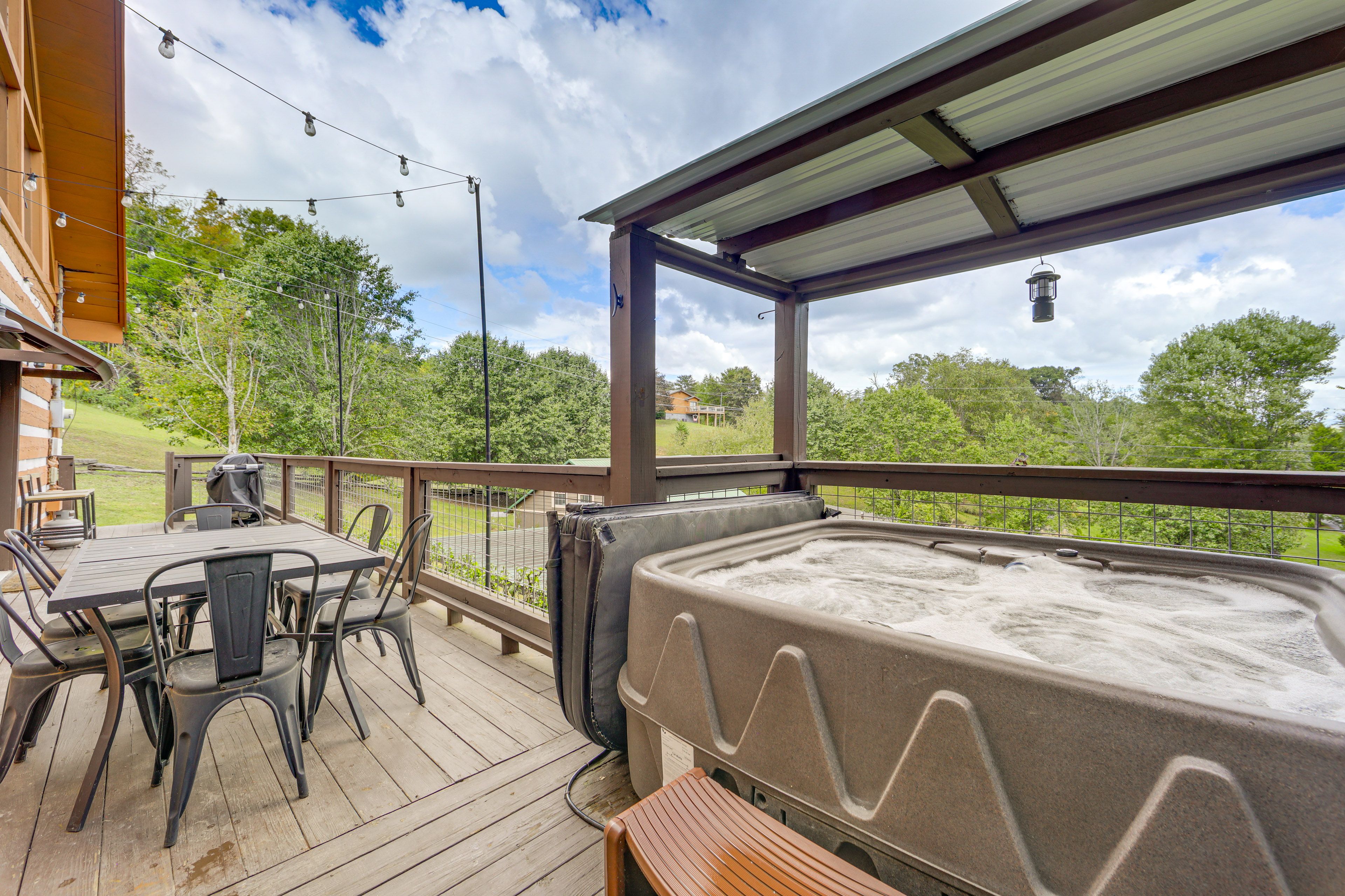 Private Hot Tub | Deck