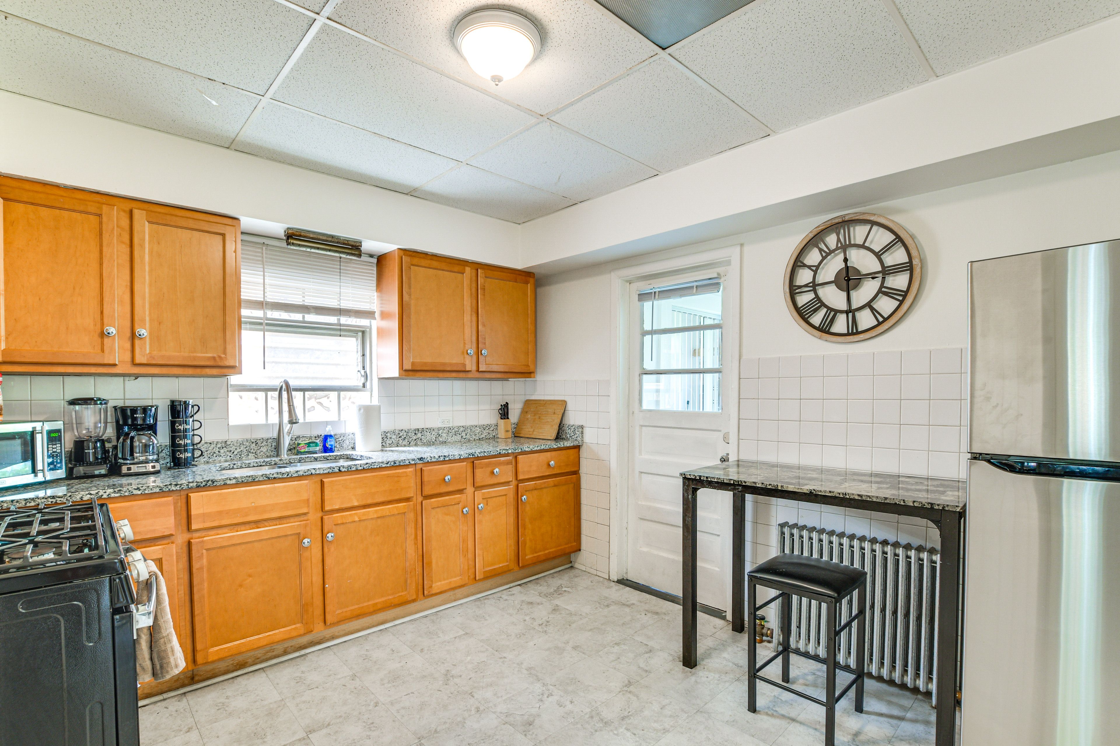 Kitchen | Blender | Drip Coffee Maker | Coffee & Tea Provided | Cooking Basics