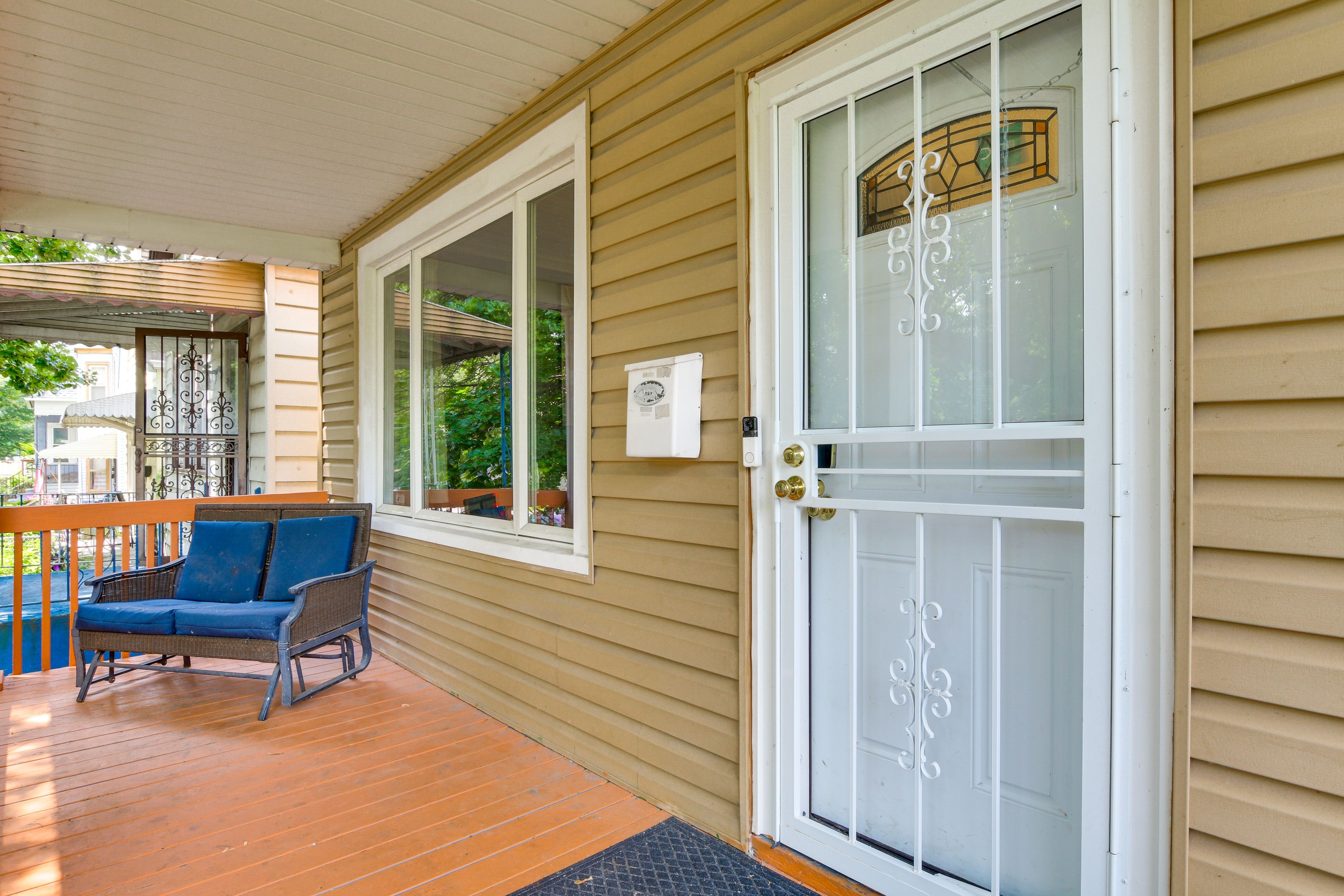 Furnished Porch