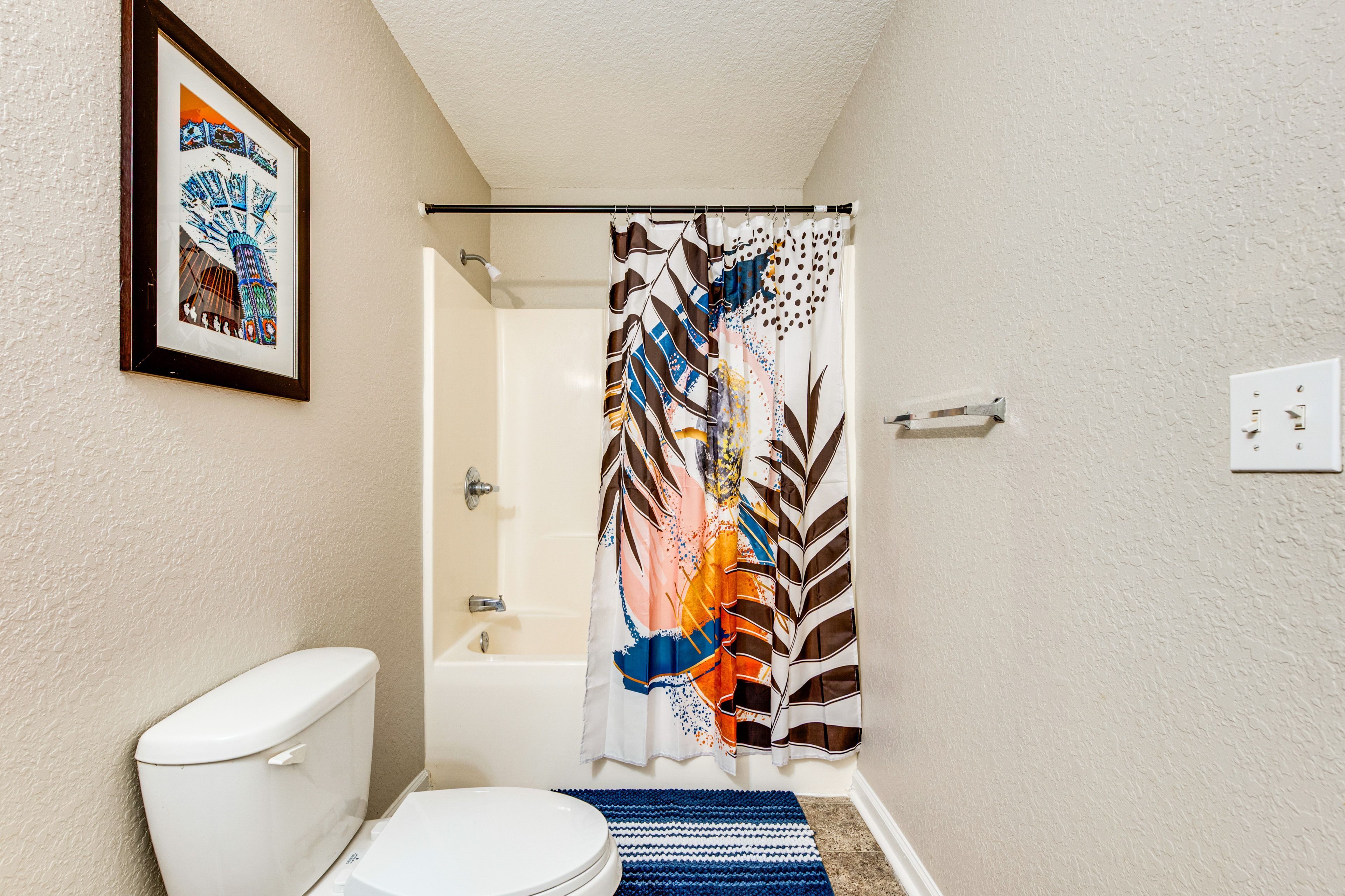 Full Bathroom | 2nd Floor