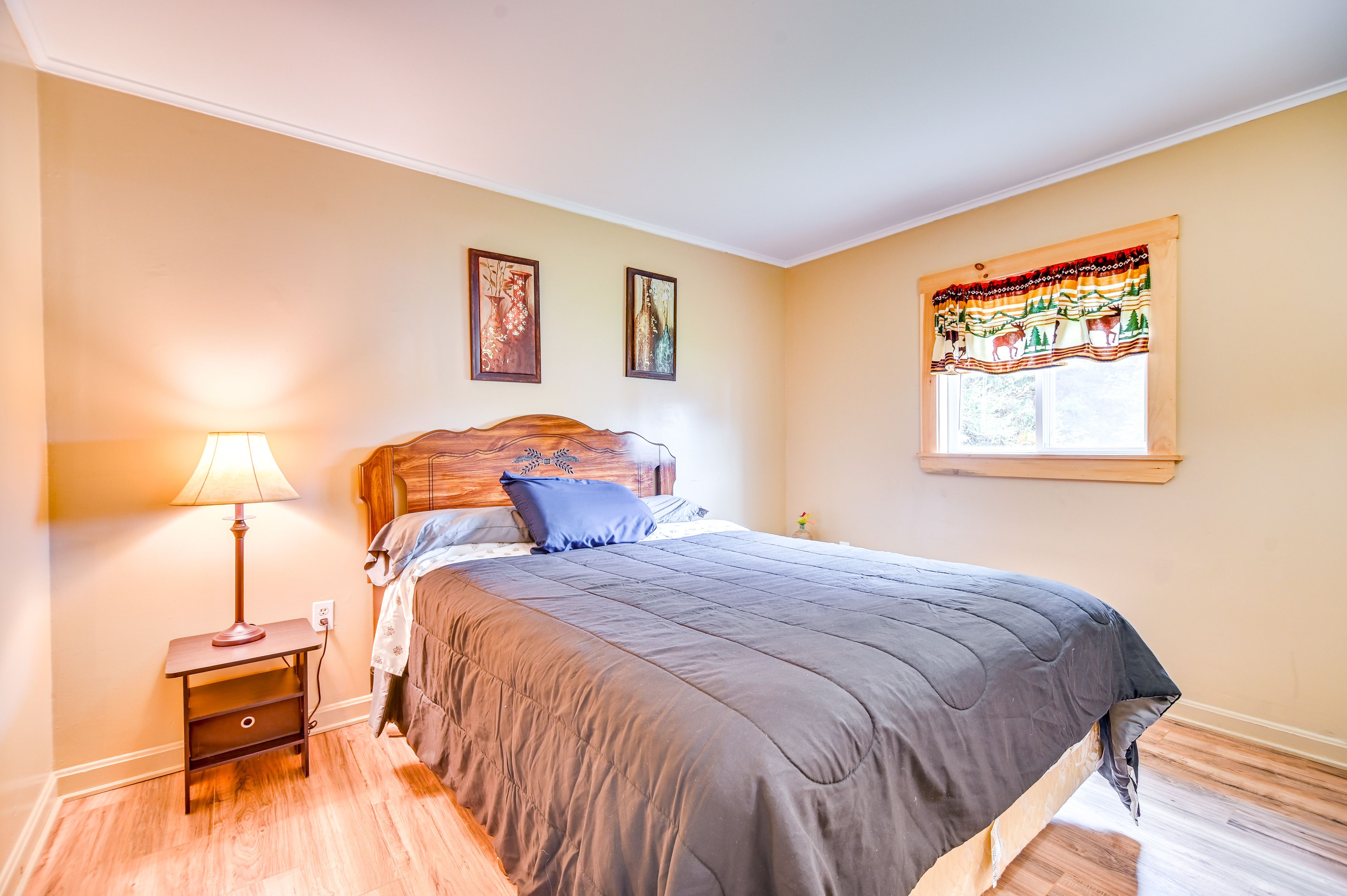 Bedroom 2 | Queen Bed