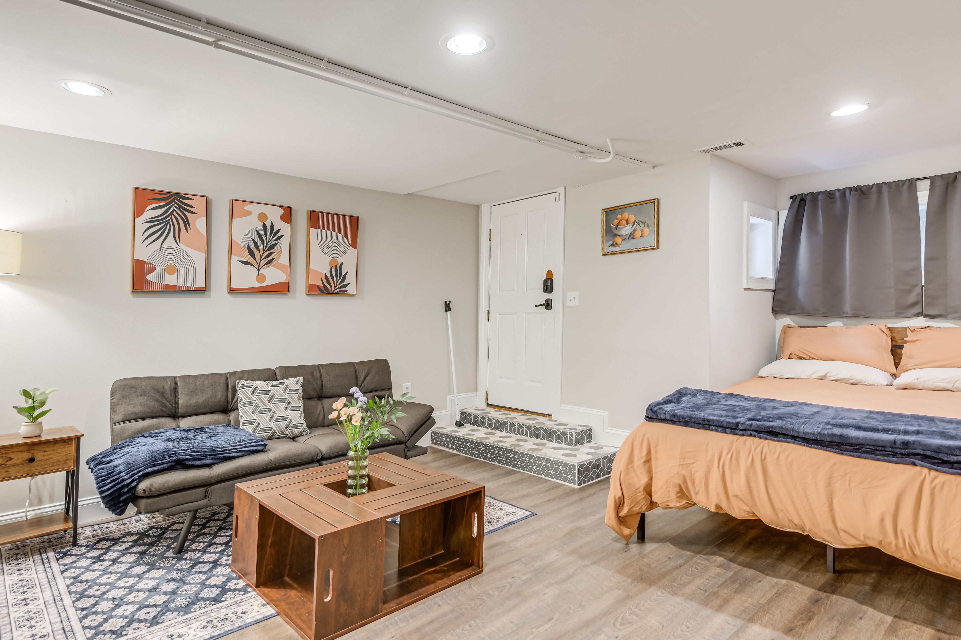 Studio | Queen Bed