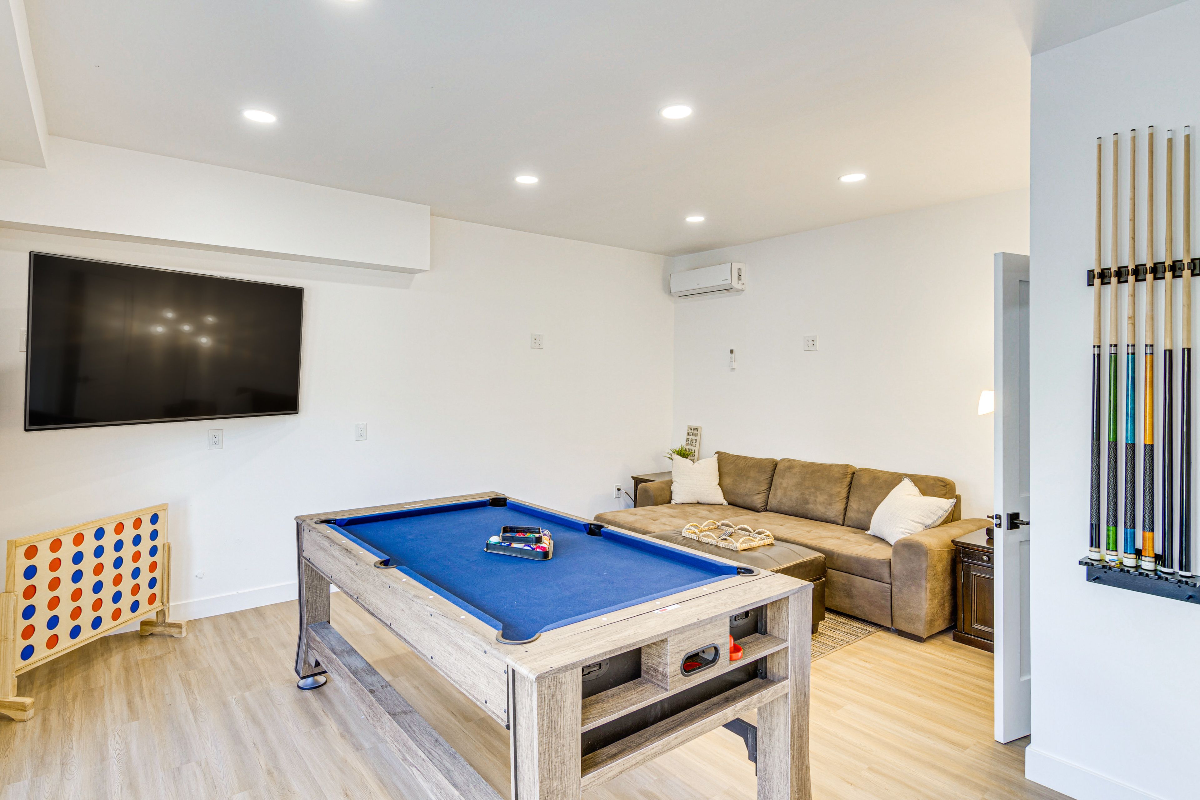 Windsor Hills Vacation Rental | 1BR | 2BA | 980 Sq Ft | Stairs Required